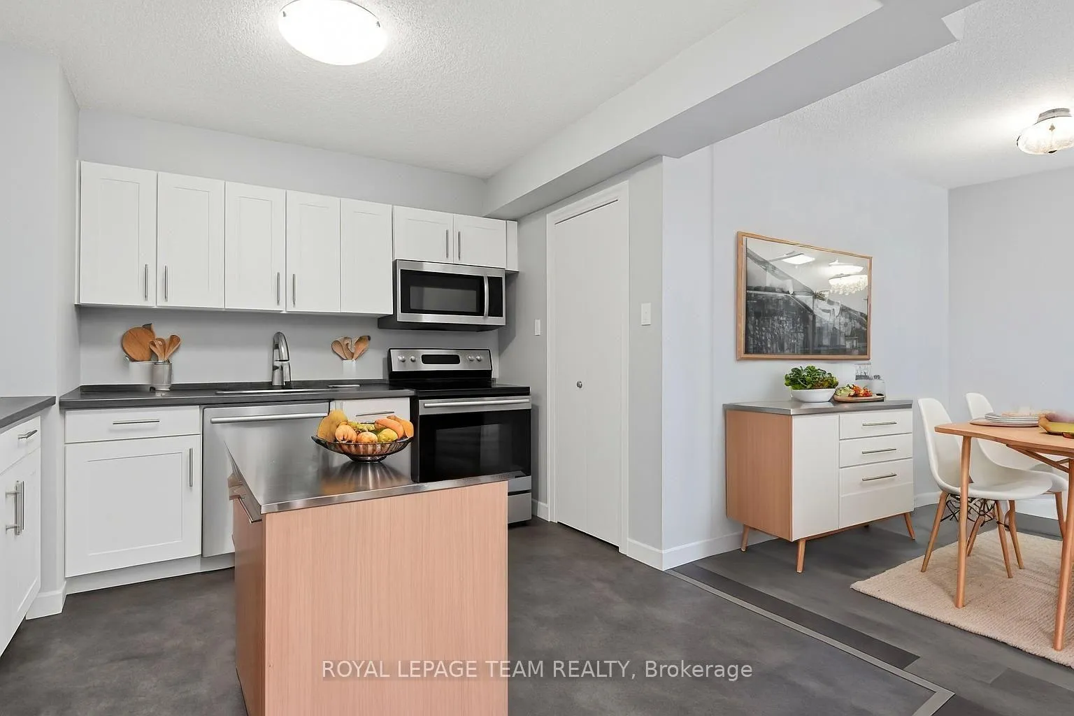 Photo 6 of Unit 901, 200 Bay Street, Ottawa, Ottawa Centre — HOMEH
