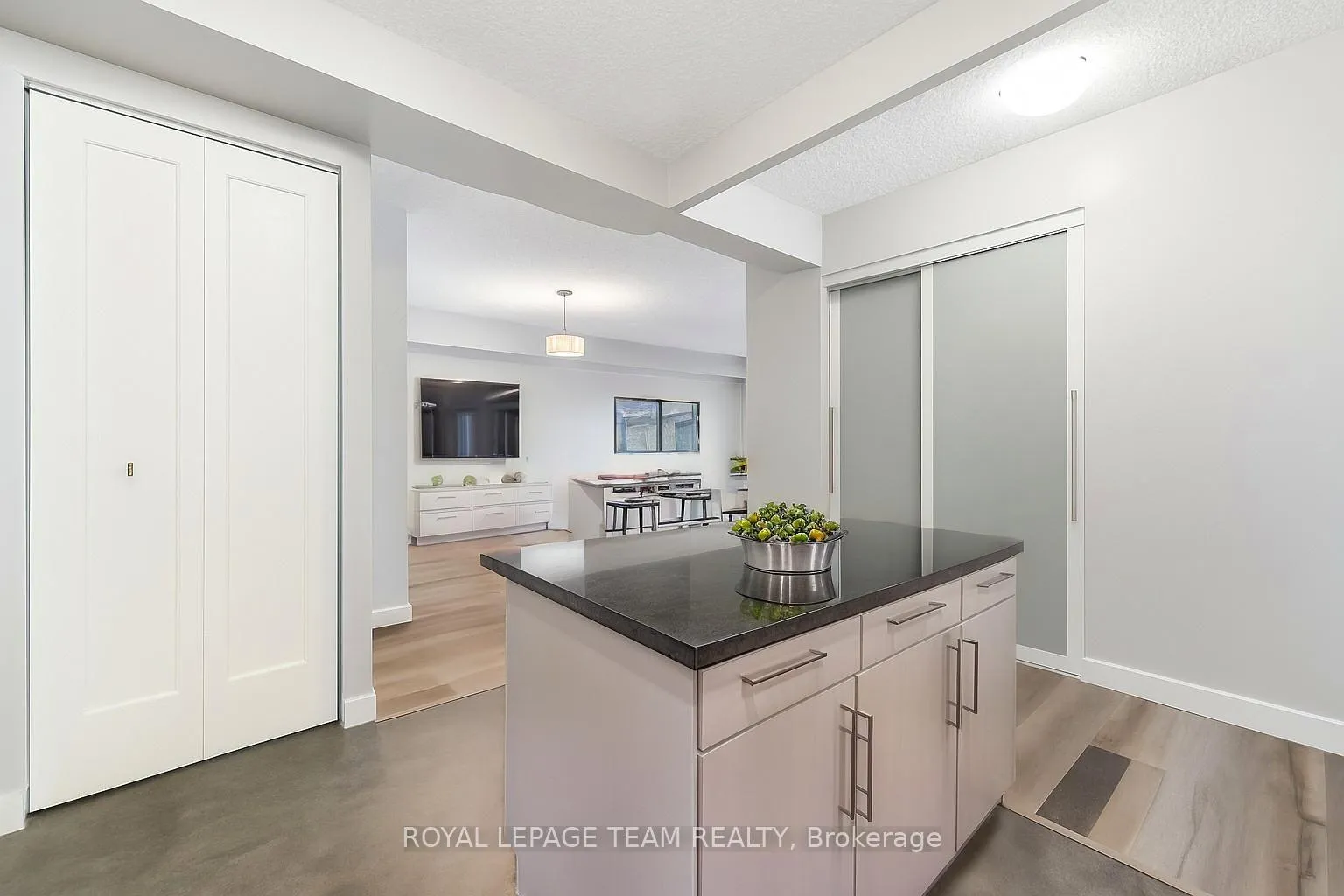 Photo 8 of Unit 901, 200 Bay Street, Ottawa, Ottawa Centre — HOMEH