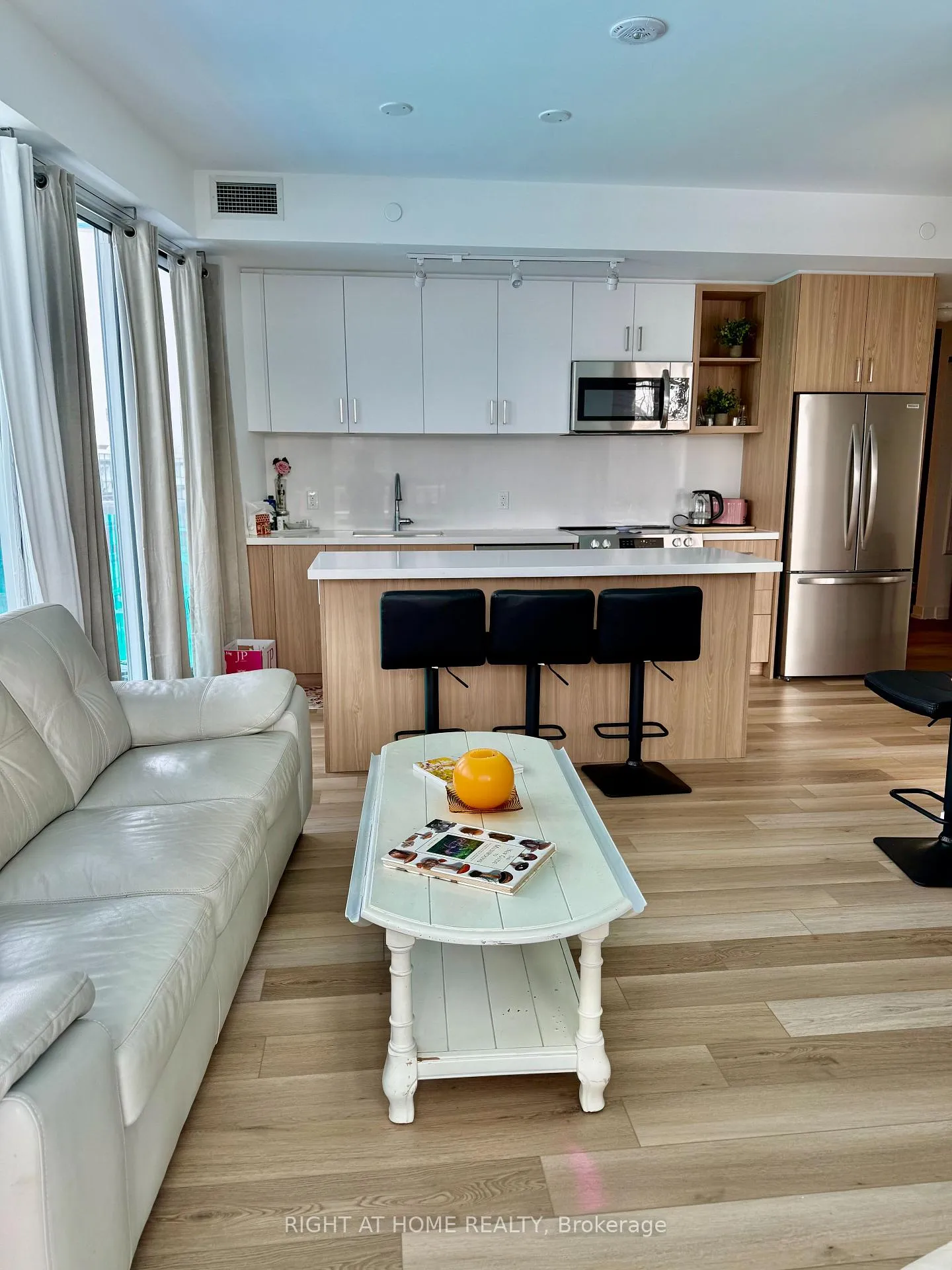 Photo 4 of Unit 501, 333 Sunseeker Avenue, Innisfil, Rural Innisfil — HOMEH