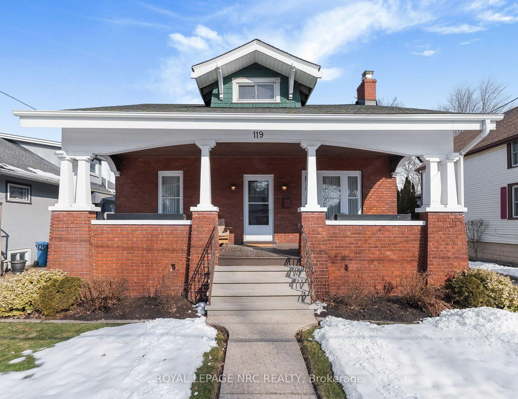 Front of 119 Adelaide Street