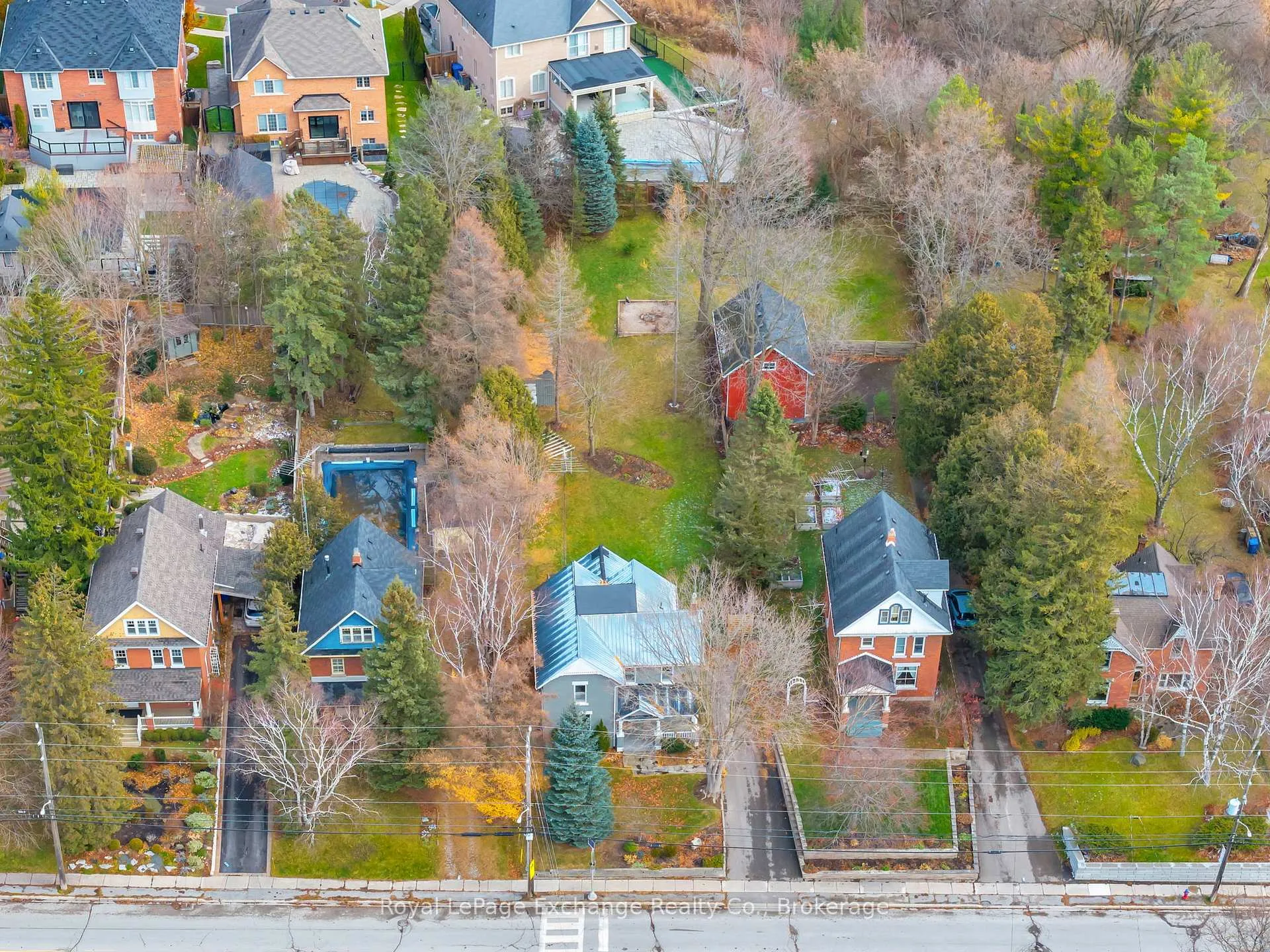 Photo 4 of 412 Main Street, King, Schomberg — HOMEH