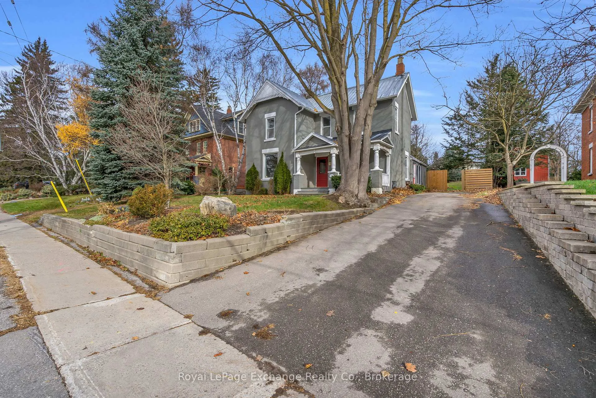 Photo 8 of 412 Main Street, King, Schomberg — HOMEH