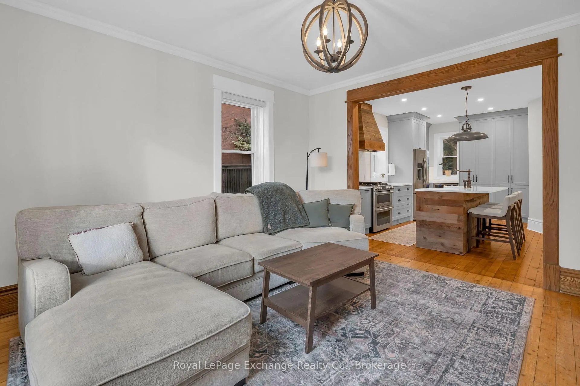 Photo 11 of 412 Main Street, King, Schomberg — HOMEH
