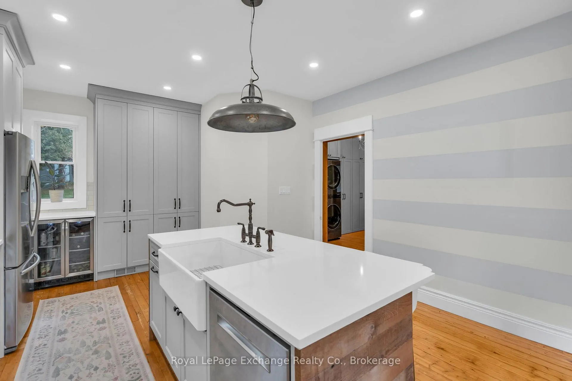 Photo 15 of 412 Main Street, King, Schomberg — HOMEH