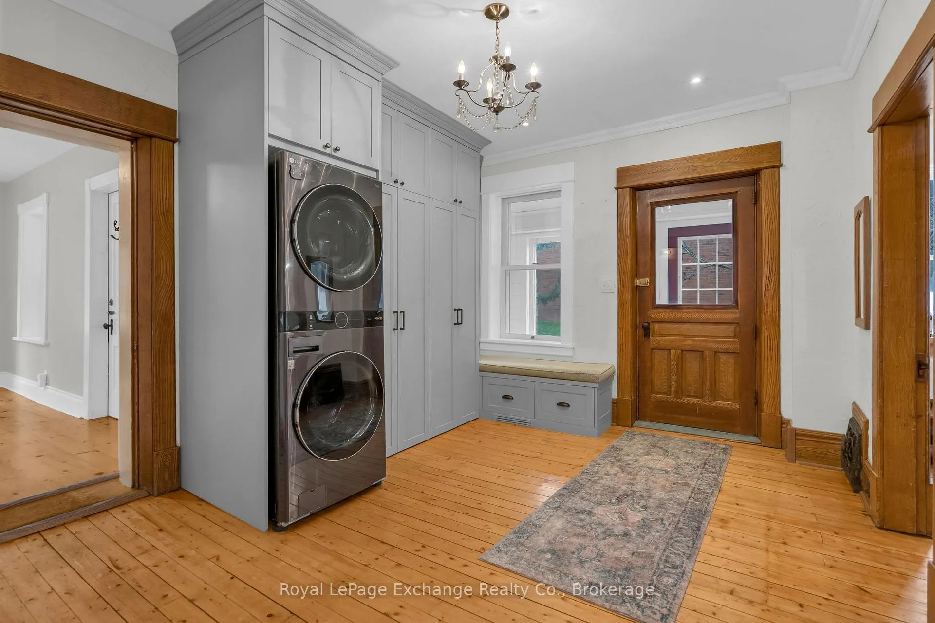 Photo 23 of 412 Main Street, King, Schomberg — HOMEH