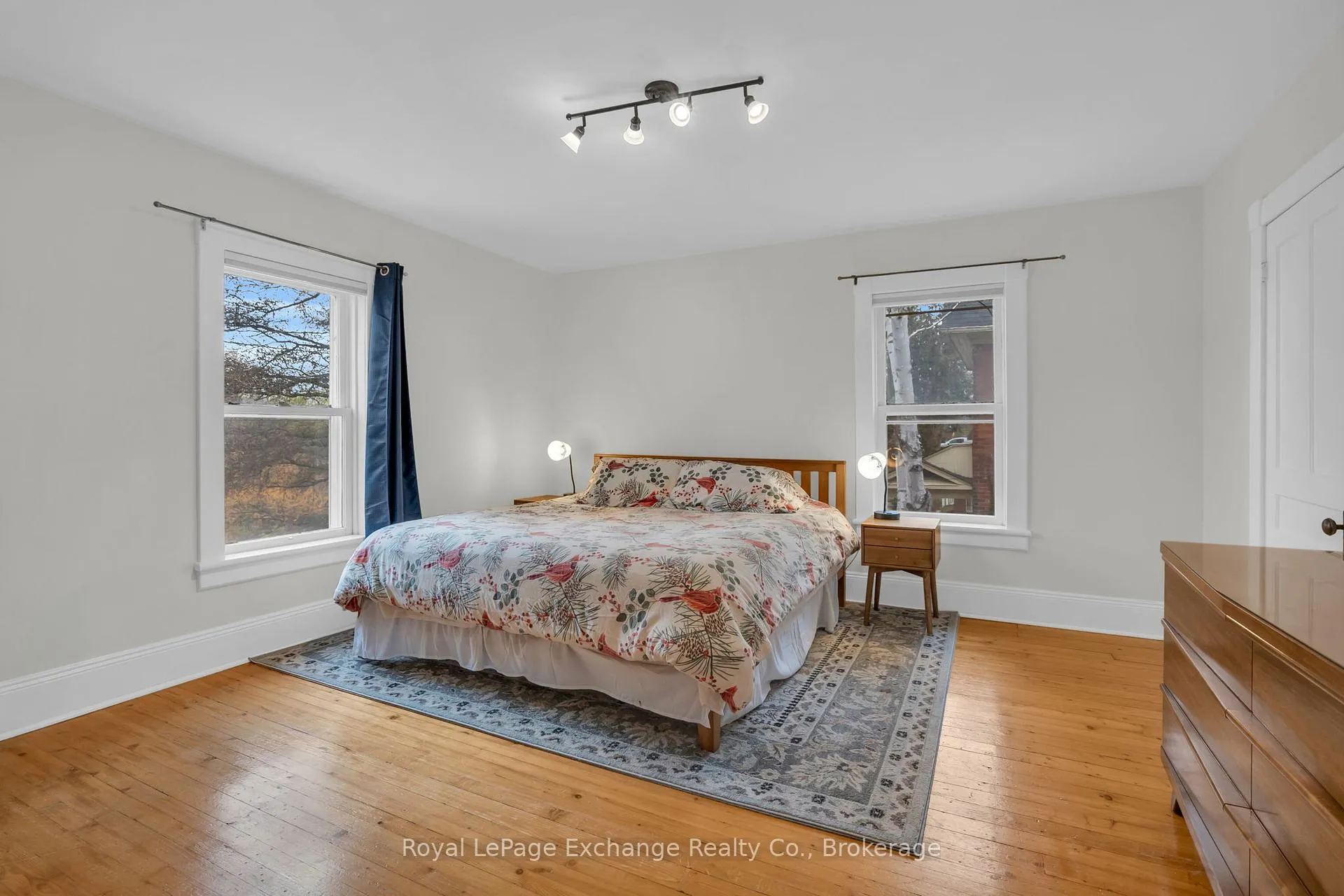 Photo 32 of 412 Main Street, King, Schomberg — HOMEH
