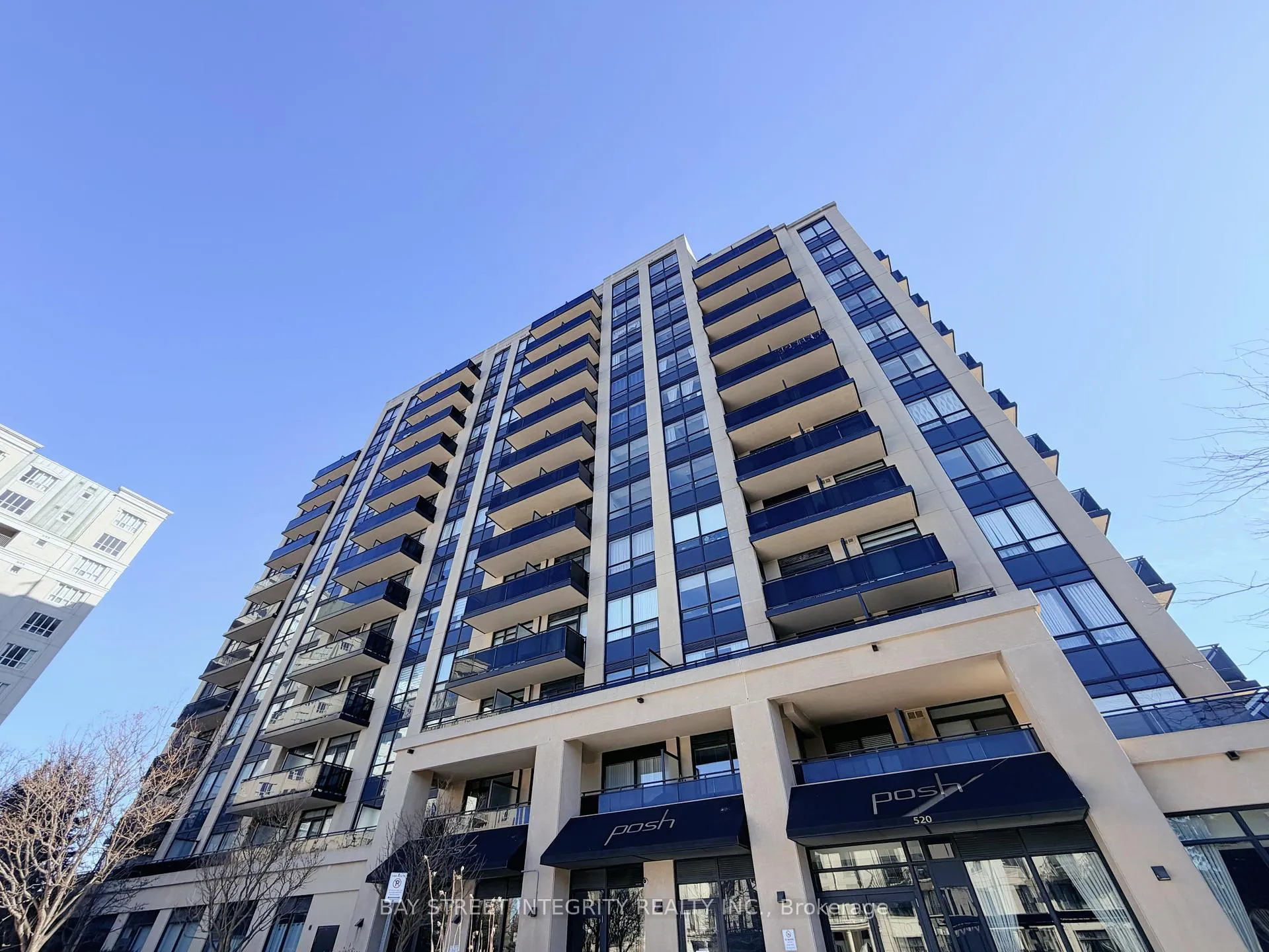 Front of Unit 915, 520 Steeles Avenue W