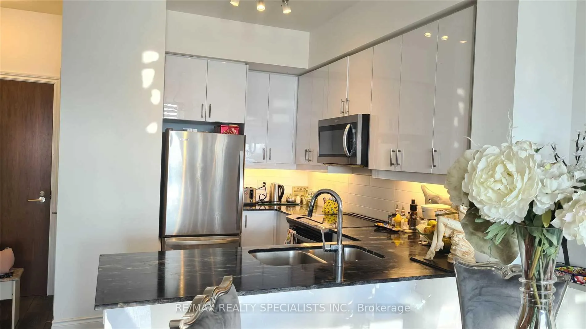 Photo 4 of Unit 1209, 1050 Main Street E, Milton, Dempsey — HOMEH