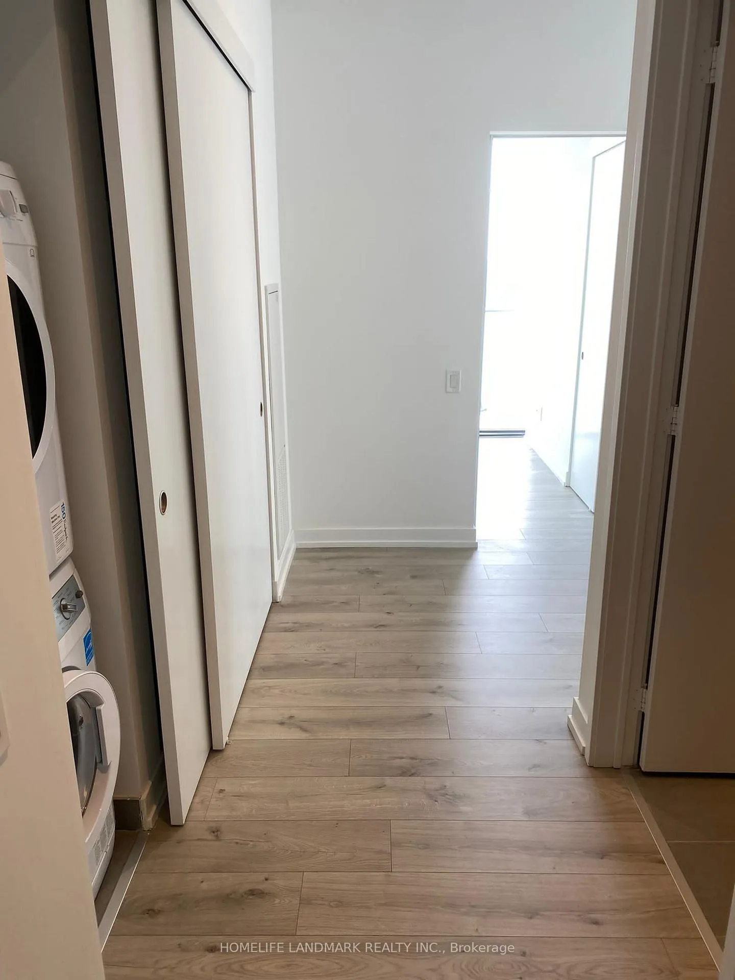 Photo 6 of Unit 2910, 161 Roehampton Avenue, Toronto, Mount Pleasant West — HOMEH