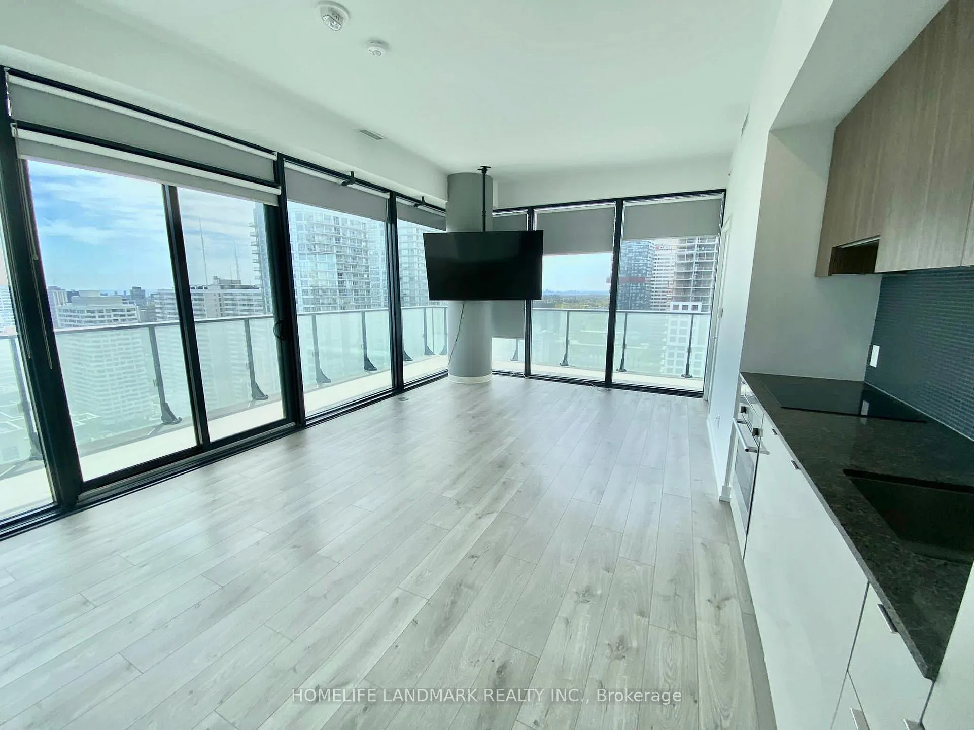Photo 8 of Unit 2910, 161 Roehampton Avenue, Toronto, Mount Pleasant West — HOMEH