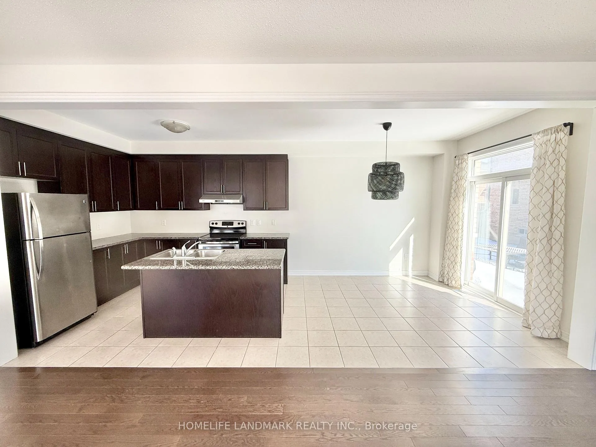 Photo 5 of 328 Roy Harper Avenue, Aurora, Rural Aurora — HOMEH