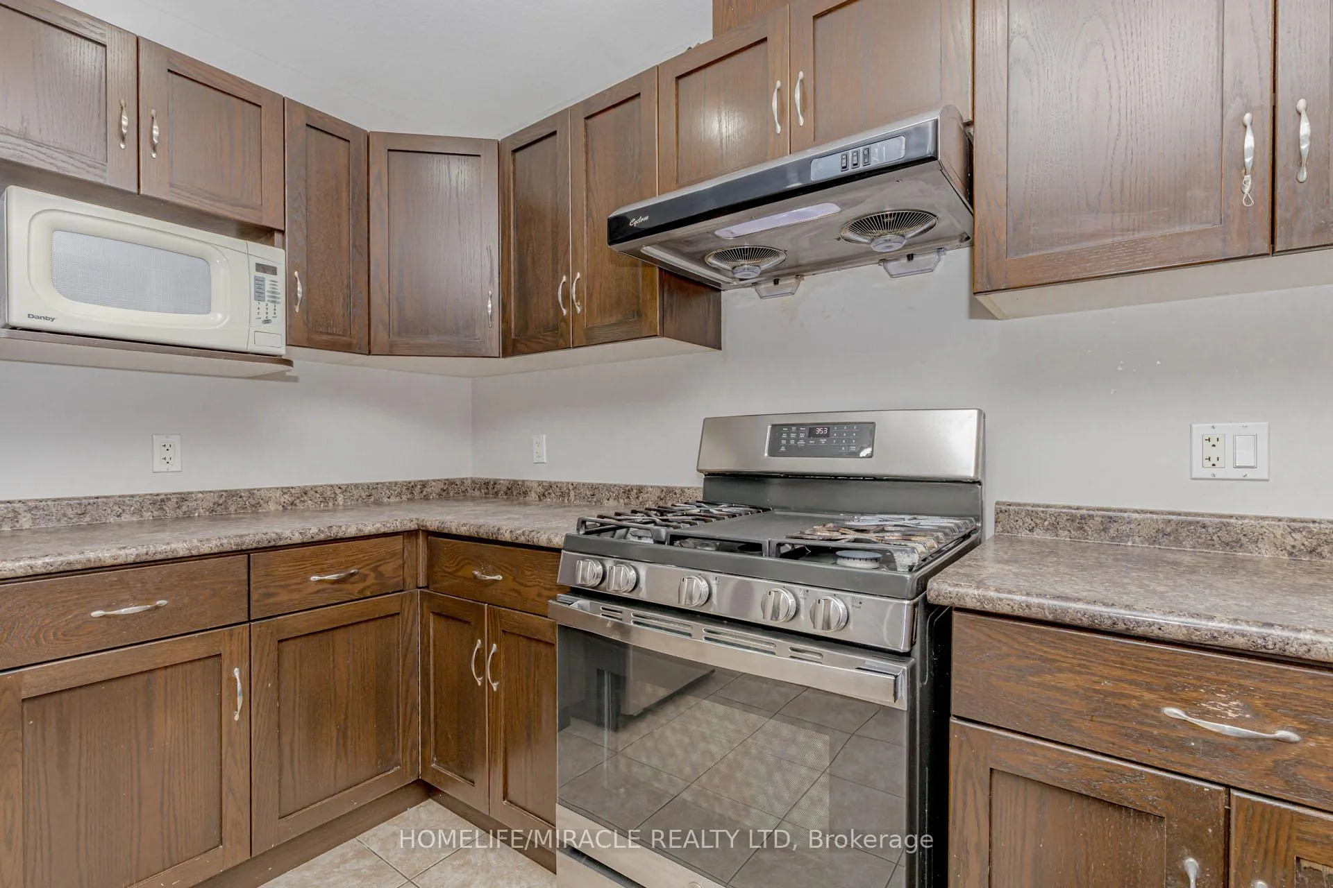 Photo 14 of 21 Dougall Street, Guelph, Grange Road — HOMEH