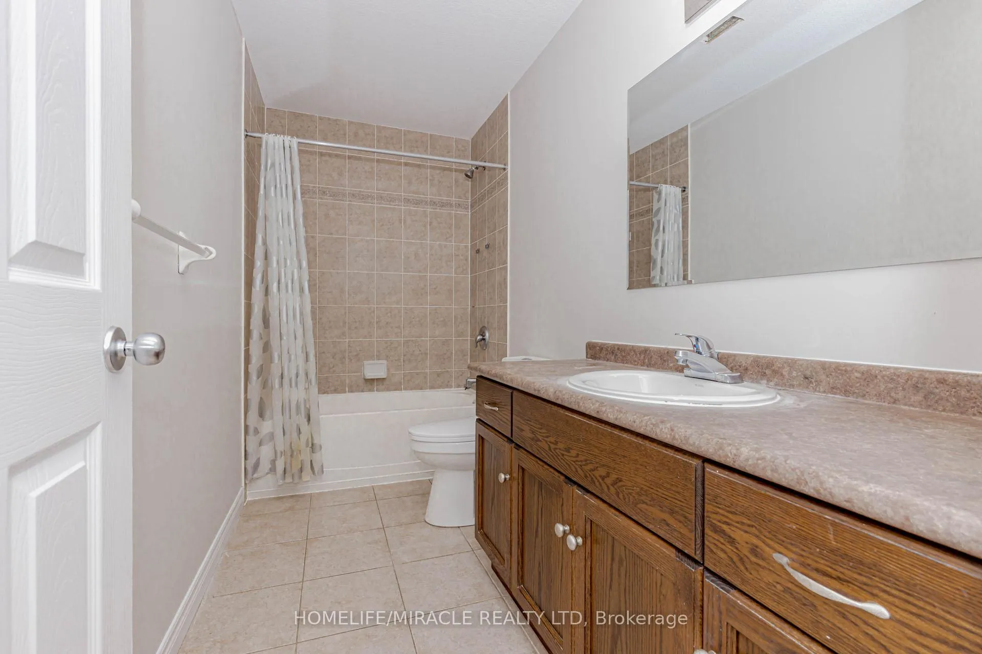 Photo 26 of 21 Dougall Street, Guelph, Grange Road — HOMEH
