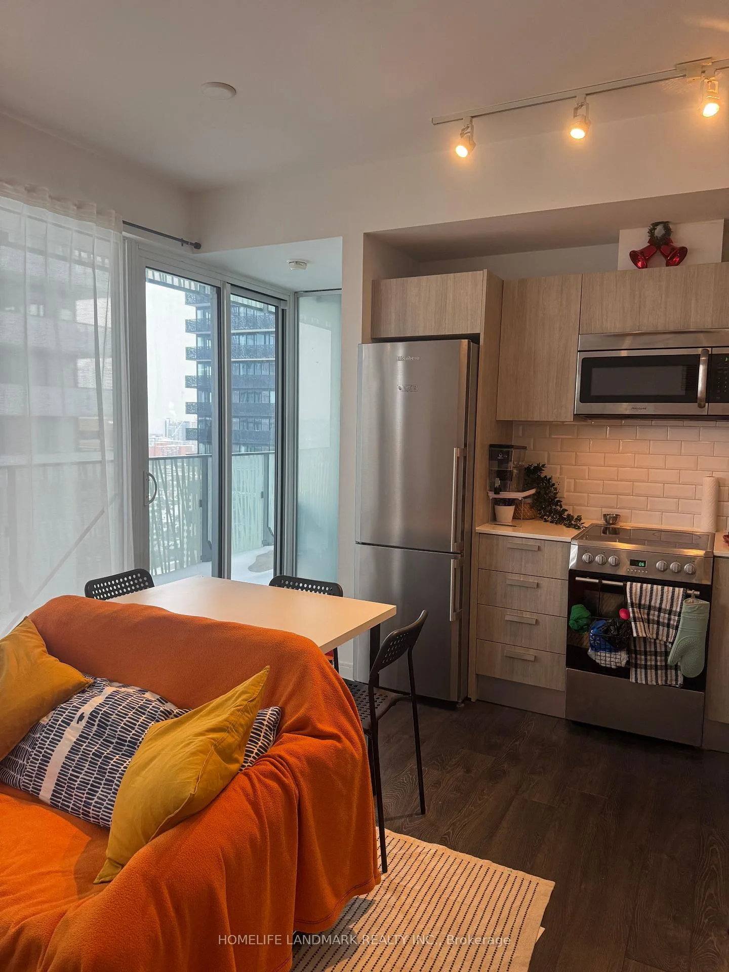 Photo 4 of Unit 2310, 42 Charles Street E, Toronto, Church-Yonge Corridor — HOMEH