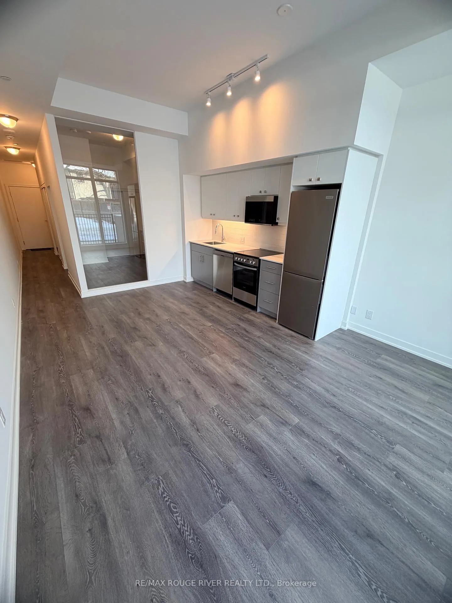 Photo 17 of 2 Manderlay Drive, Scarborough, Birchcliffe-Cliffside — HOMEH