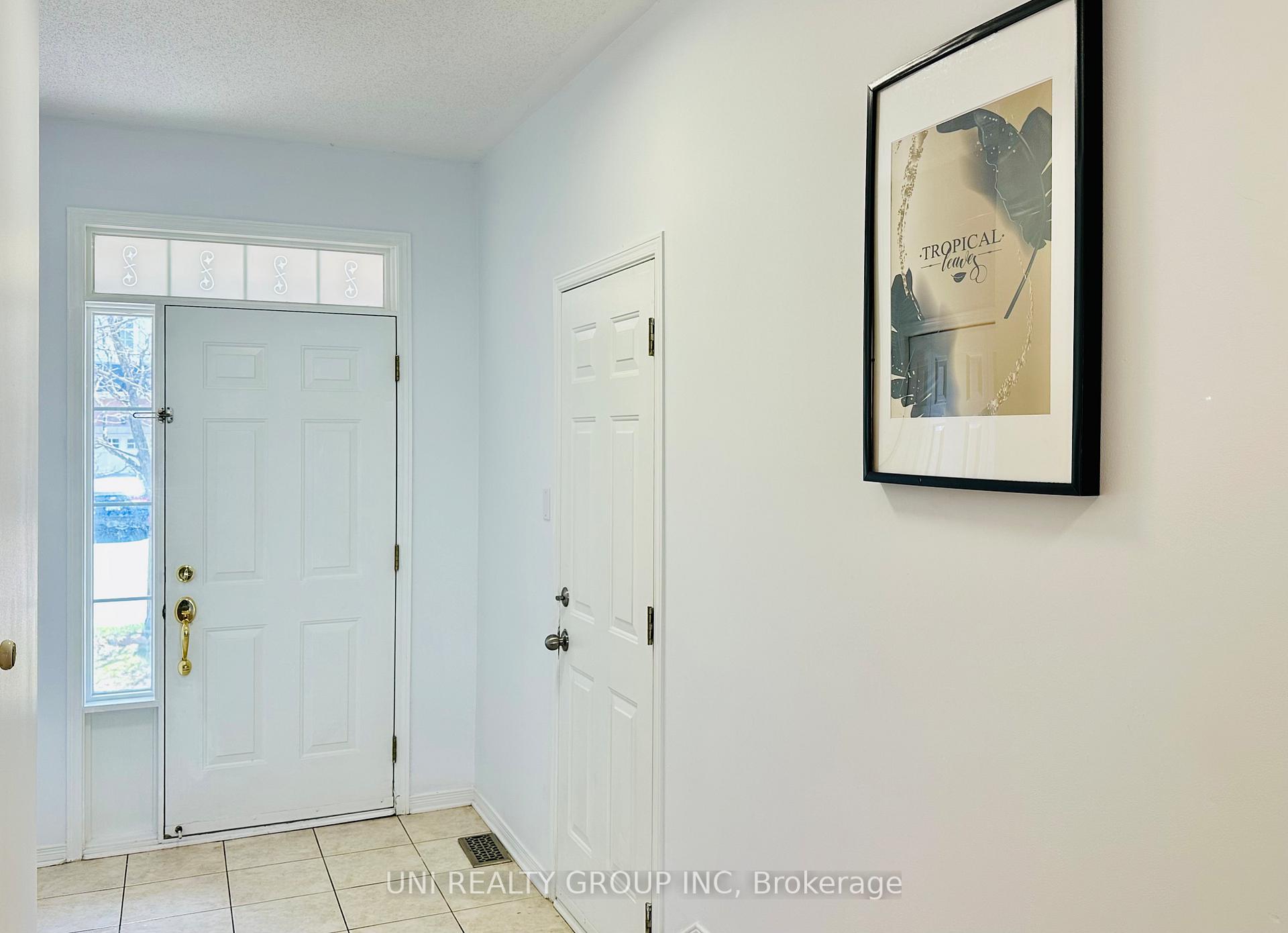 Photo 3 of 230 Duntroon Circle, Ottawa, Hunt Club Park/Greenboro — HOMEH