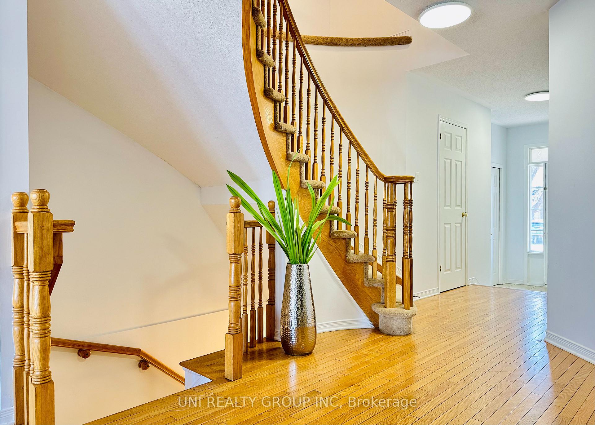 Photo 5 of 230 Duntroon Circle, Ottawa, Hunt Club Park/Greenboro — HOMEH
