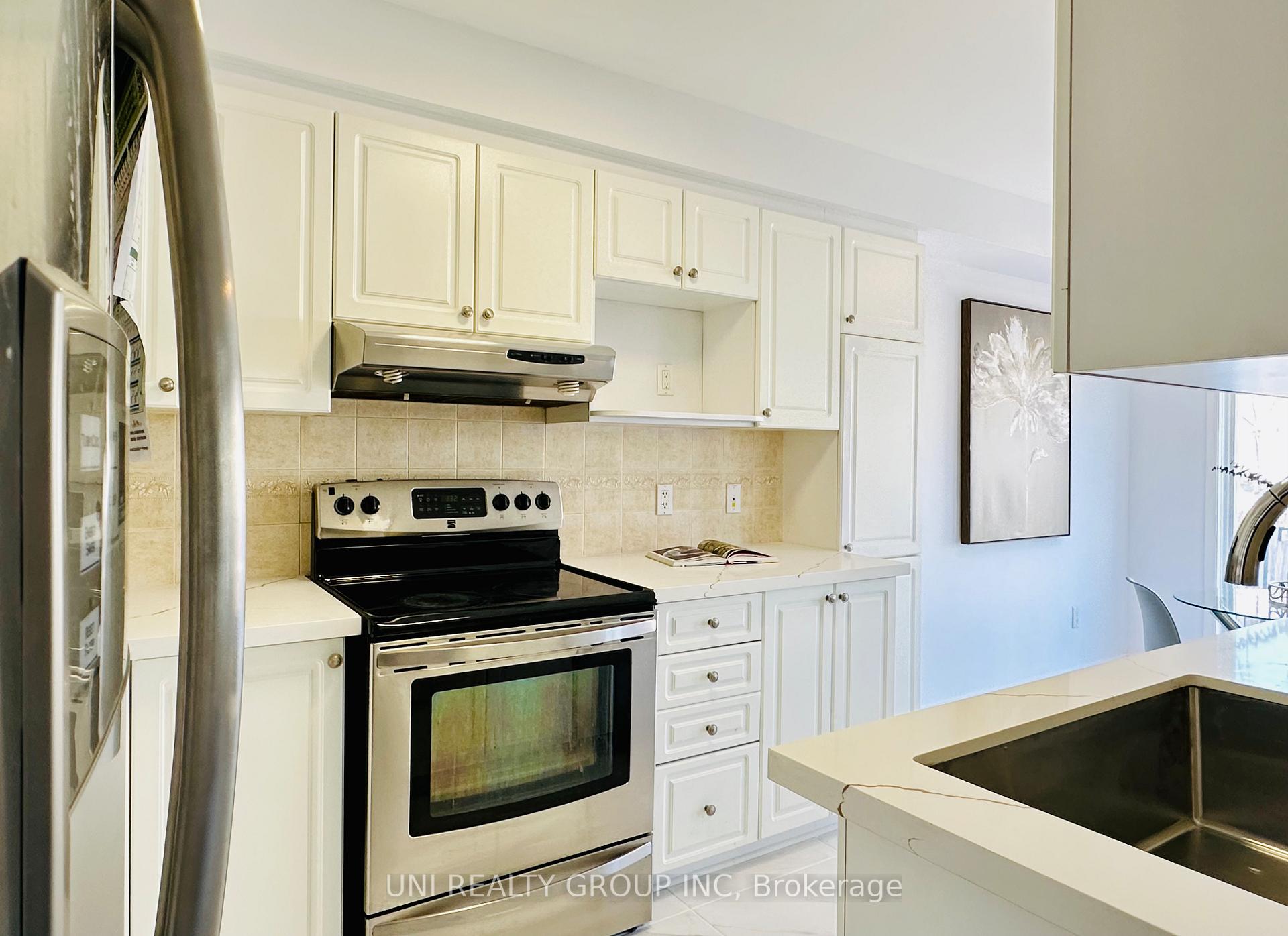 Photo 13 of 230 Duntroon Circle, Ottawa, Hunt Club Park/Greenboro — HOMEH