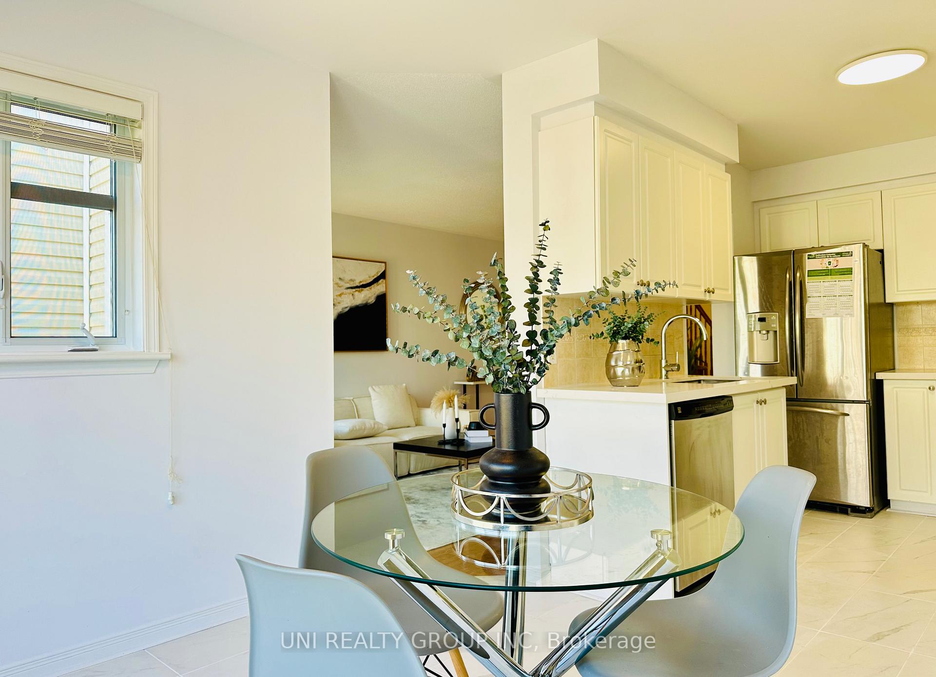 Photo 16 of 230 Duntroon Circle, Ottawa, Hunt Club Park/Greenboro — HOMEH
