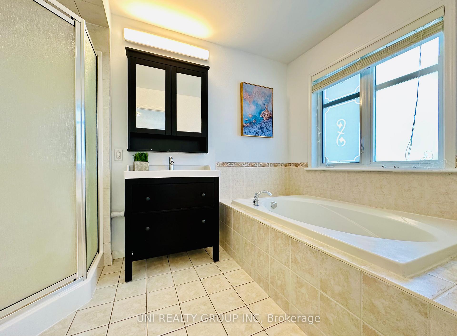 Photo 22 of 230 Duntroon Circle, Ottawa, Hunt Club Park/Greenboro — HOMEH