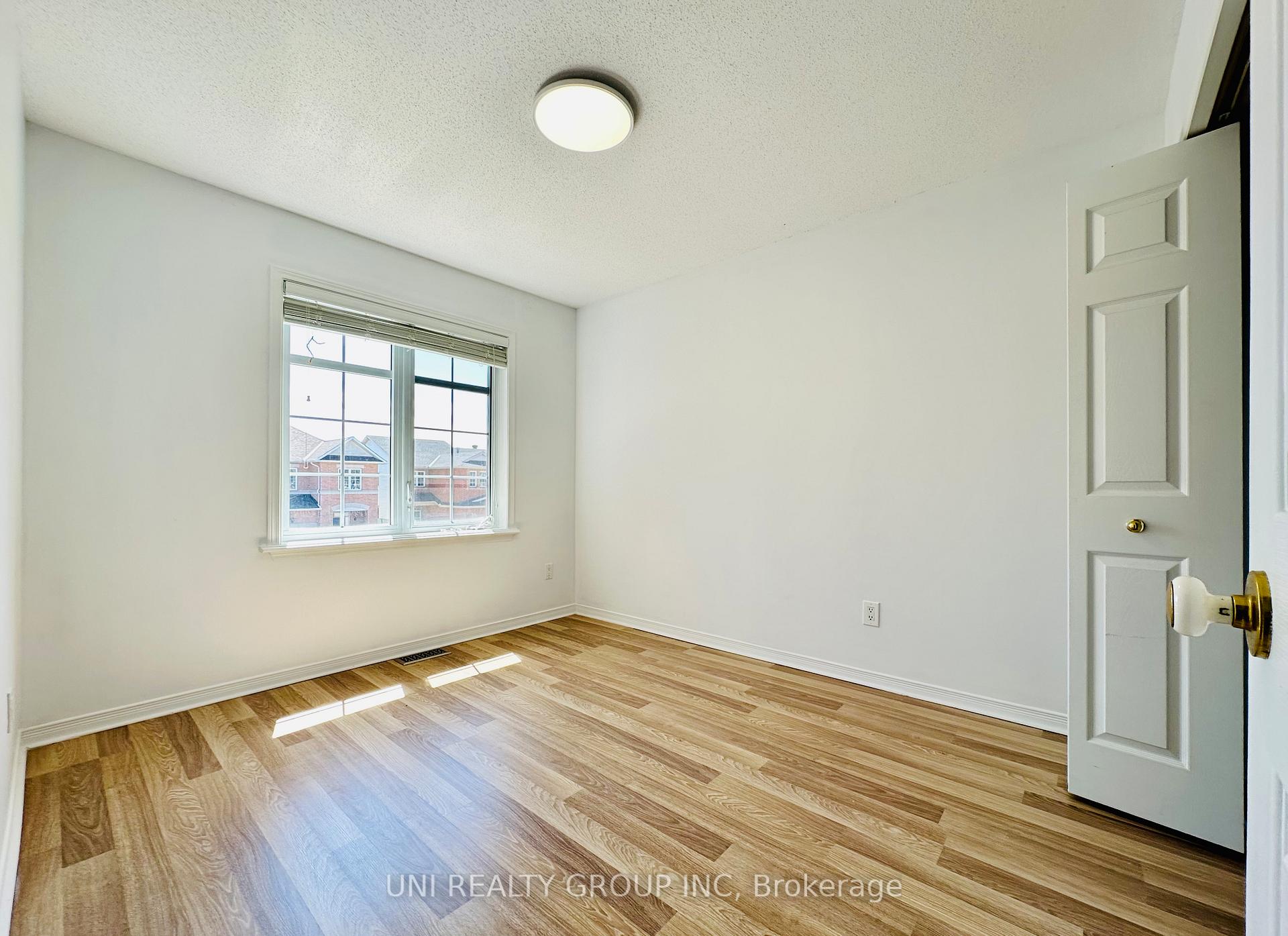 Photo 25 of 230 Duntroon Circle, Ottawa, Hunt Club Park/Greenboro — HOMEH