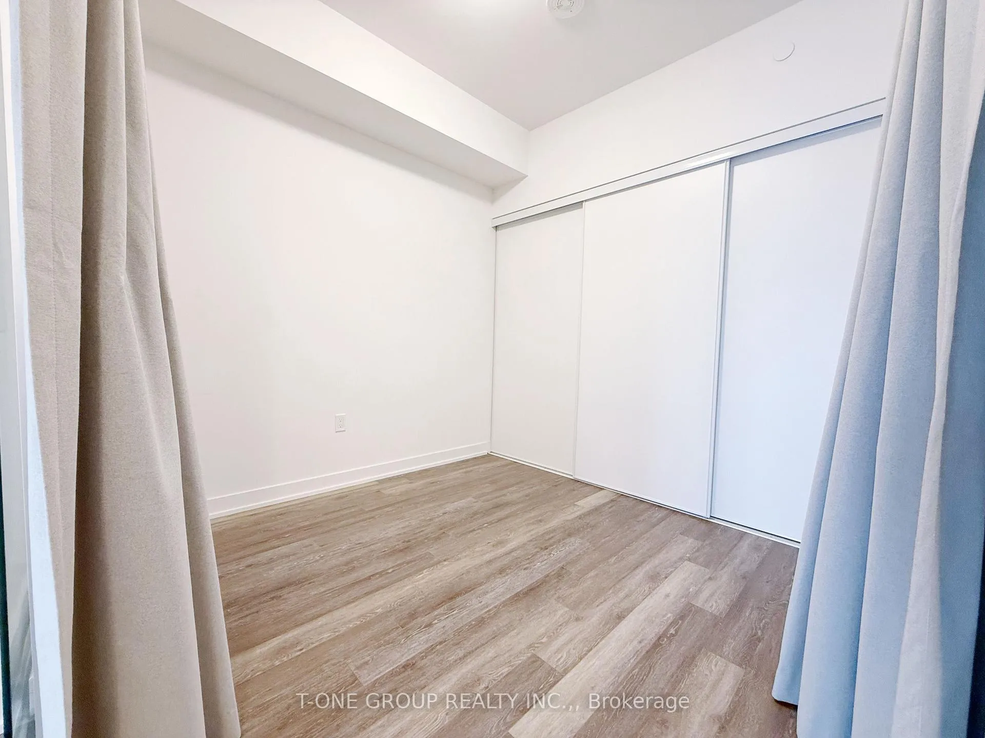 Photo 11 of Unit 521, 250 Lawrence Avenue W, Toronto, Lawrence Park North — HOMEH