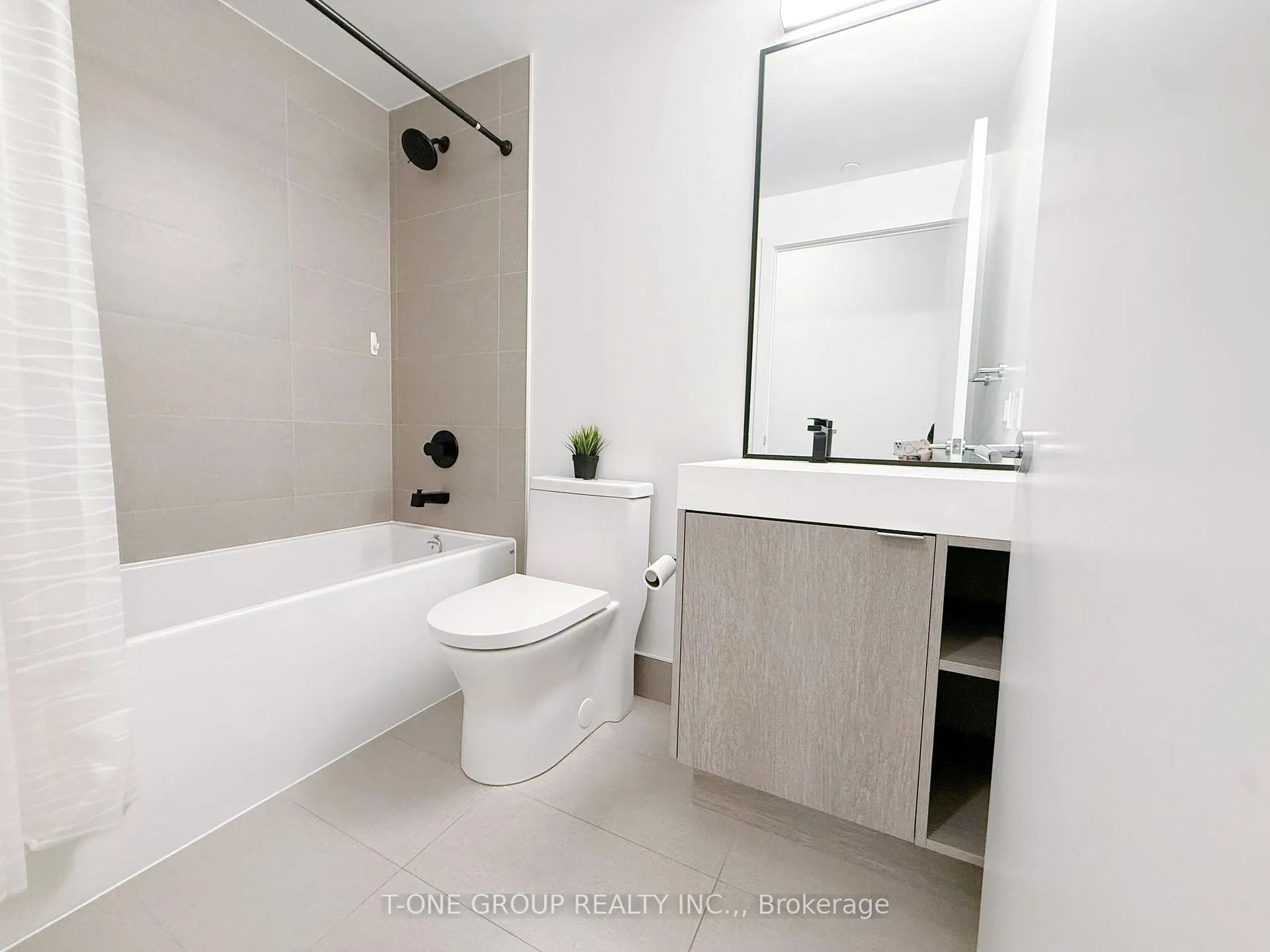 Photo 12 of Unit 521, 250 Lawrence Avenue W, Toronto, Lawrence Park North — HOMEH