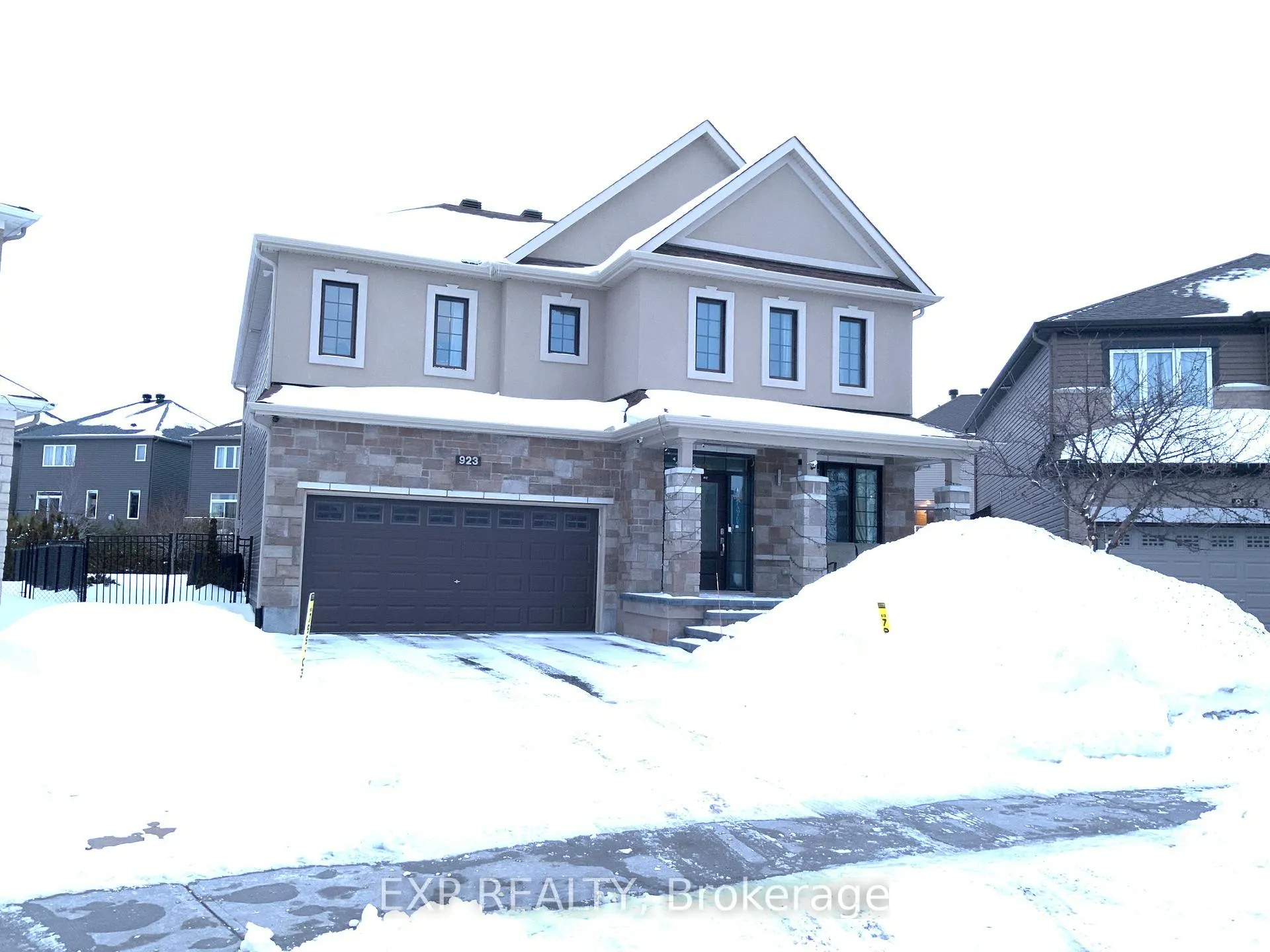 Photo 1 of Unit B, 923 Guinness Crescent, Ottawa, Barrhaven - Half Moon Bay — HOMEH
