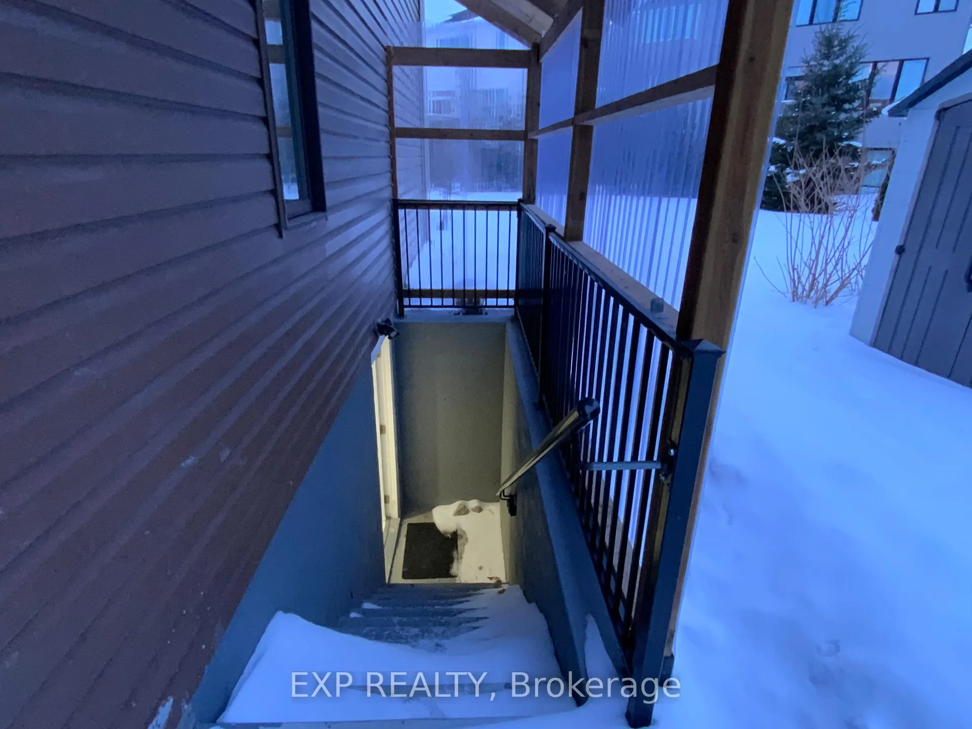 Photo 2 of Unit B, 923 Guinness Crescent, Ottawa, Barrhaven - Half Moon Bay — HOMEH