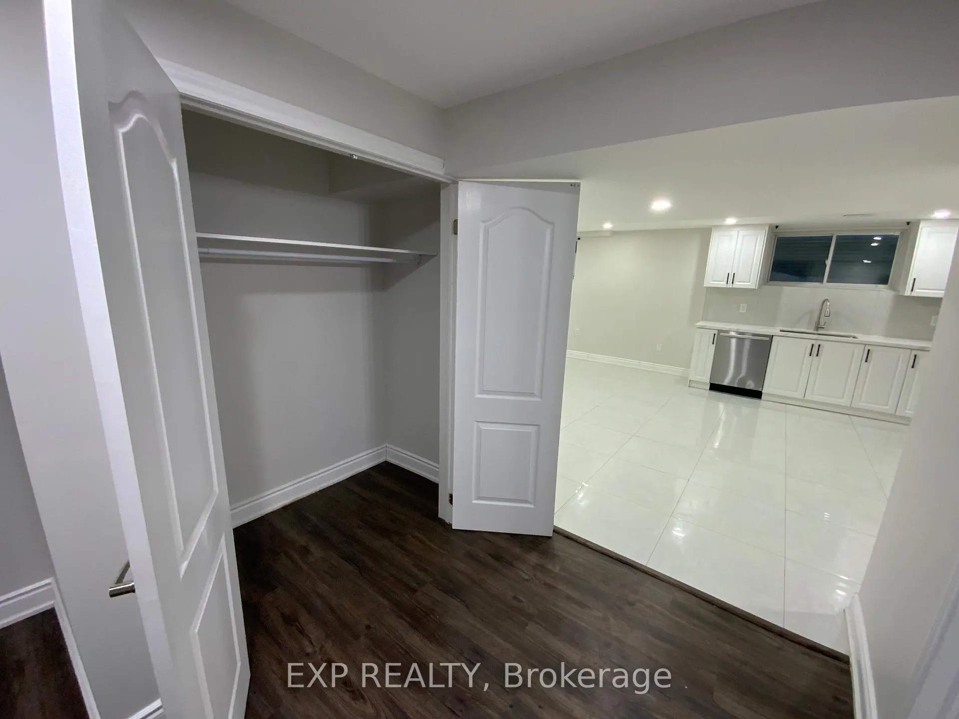 Photo 9 of Unit B, 923 Guinness Crescent, Ottawa, Barrhaven - Half Moon Bay — HOMEH