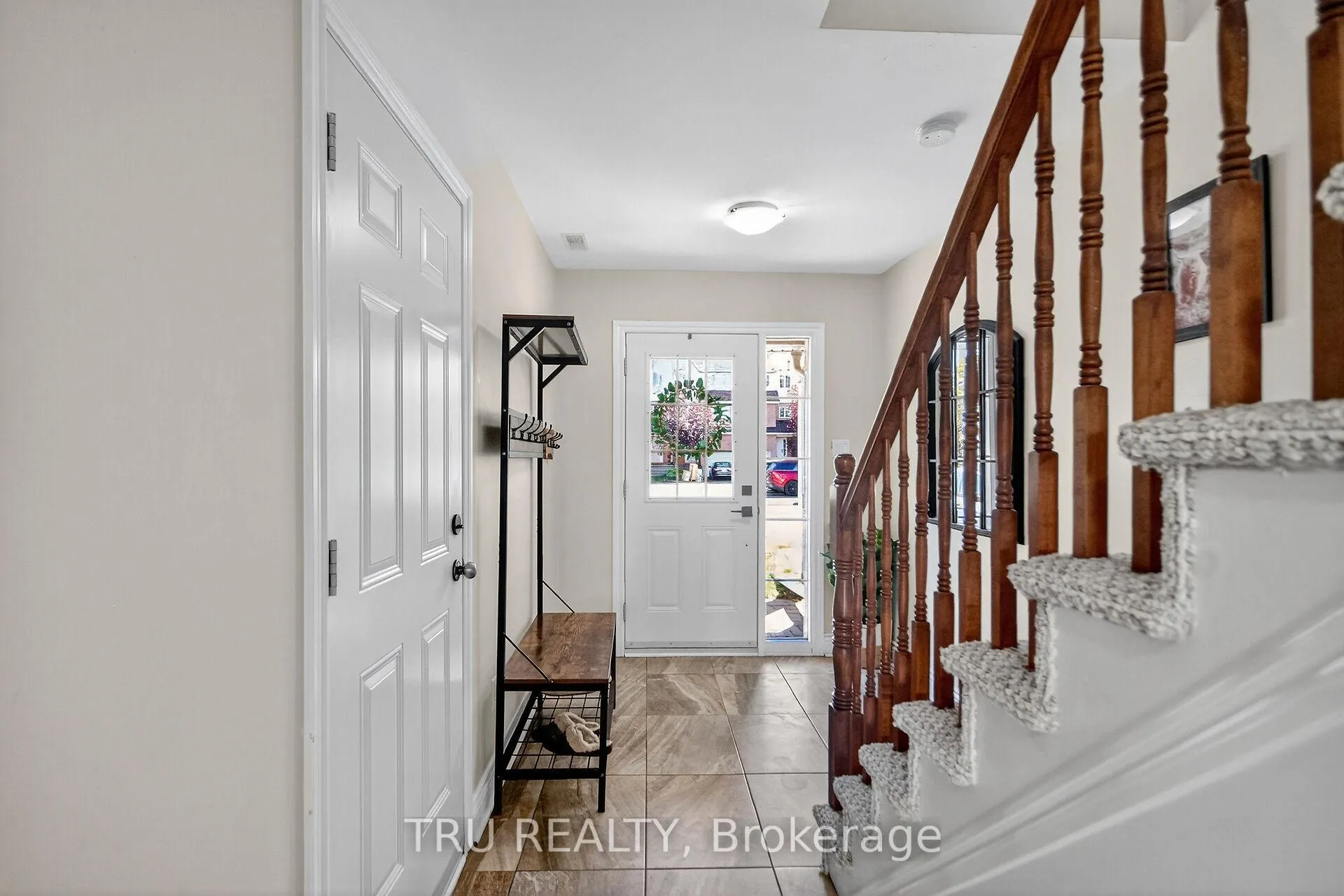 Photo 5 of 2642 Palings Private, Ottawa, Emerald Woods/Sawmill Creek — HOMEH