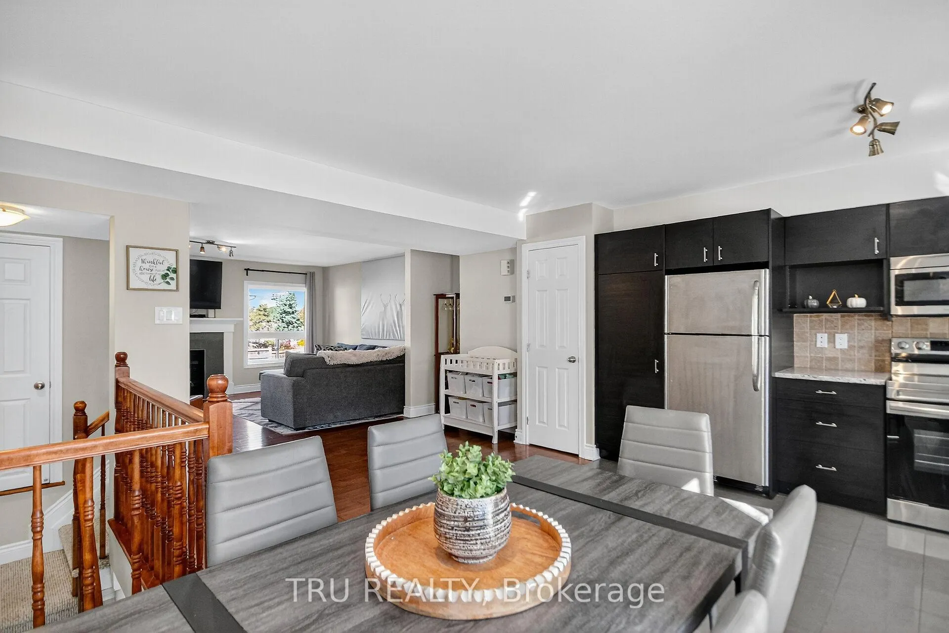 Photo 13 of 2642 Palings Private, Ottawa, Emerald Woods/Sawmill Creek — HOMEH
