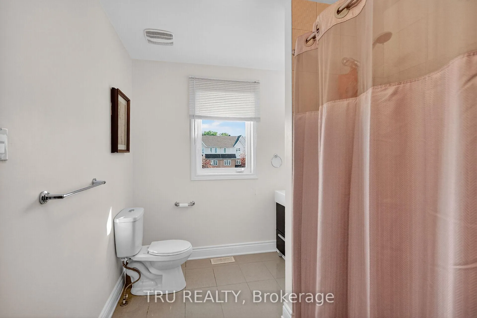 Photo 30 of 2642 Palings Private, Ottawa, Emerald Woods/Sawmill Creek — HOMEH