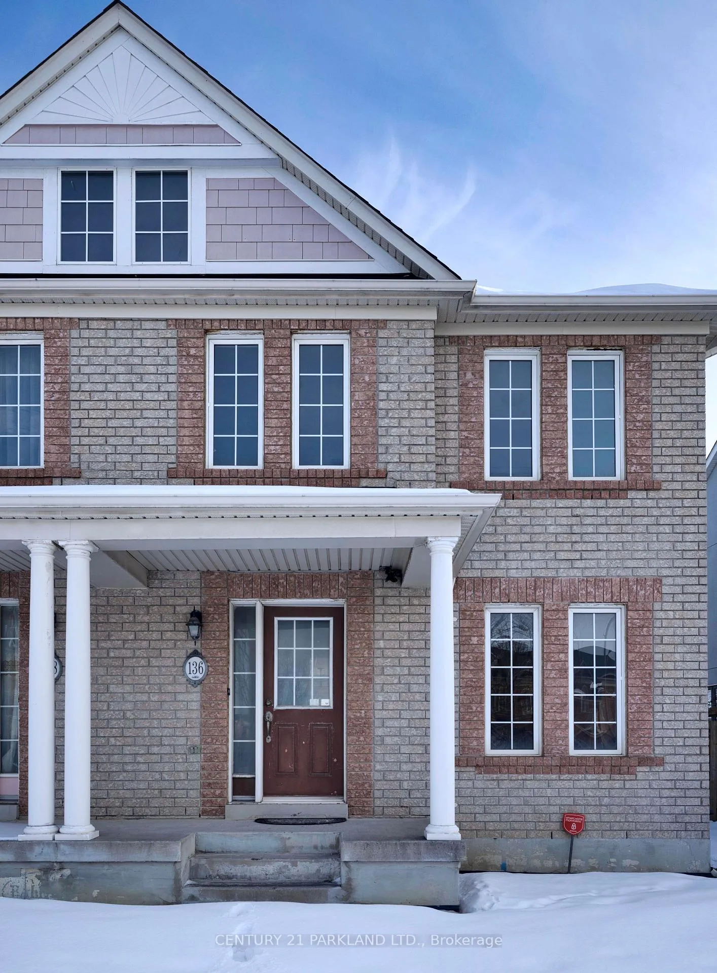 Photo 15 of 136 Gas Lamp Lane, Markham, Cornell — HOMEH