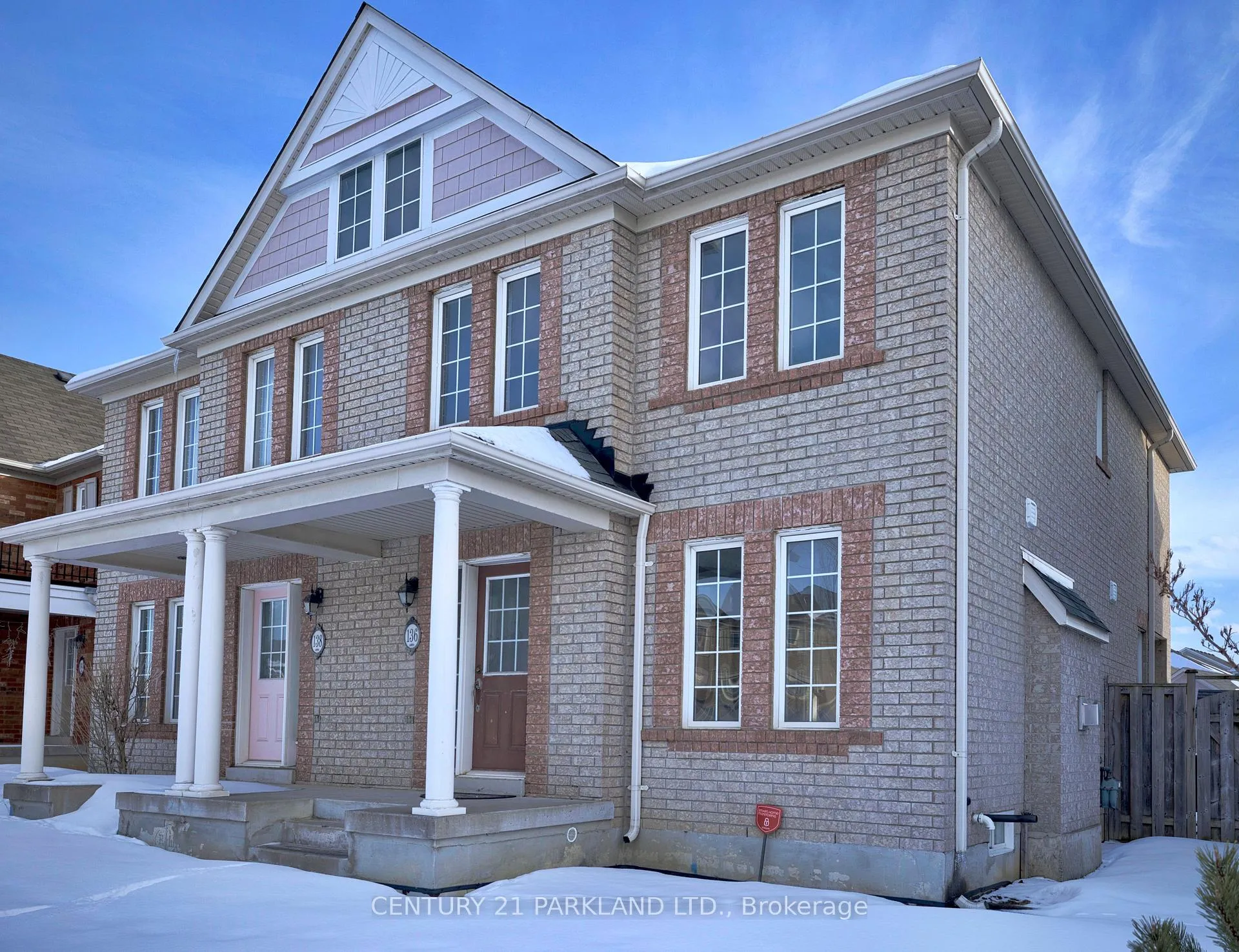 Photo 16 of 136 Gas Lamp Lane, Markham, Cornell — HOMEH