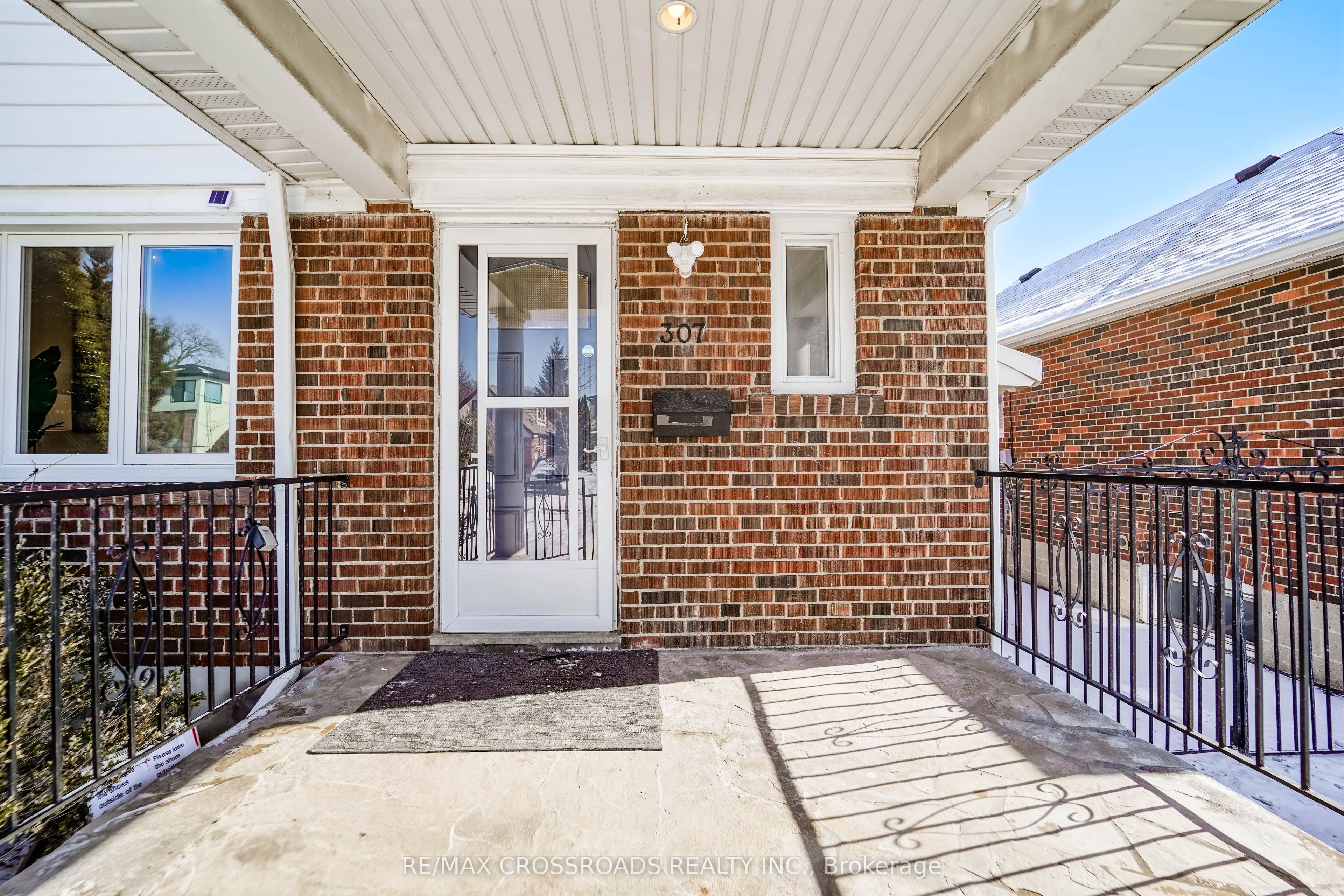 Photo 5 of 307 Glebemount Avenue, Toronto, East York — HOMEH