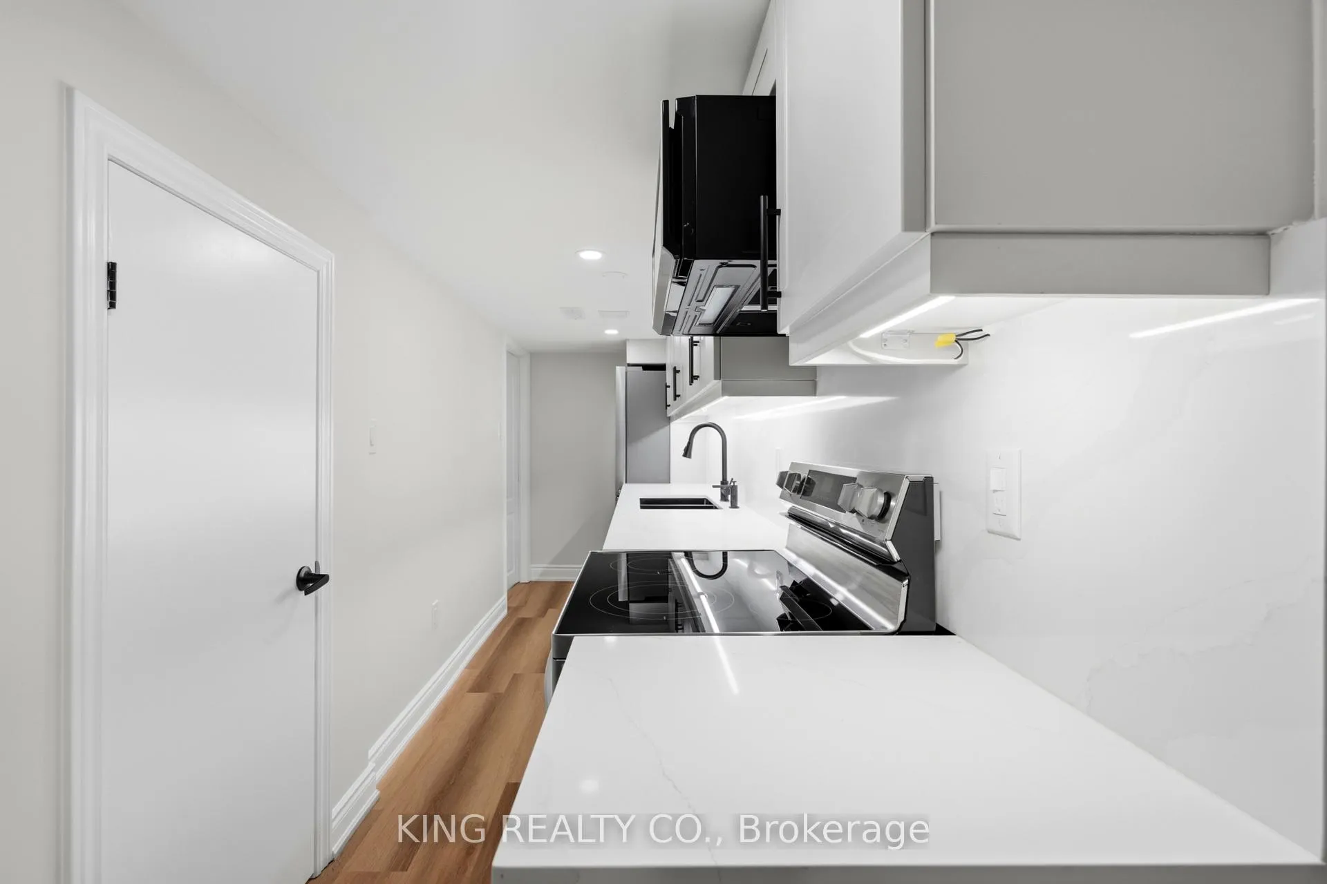 Photo 4 of 43 Block Road, Brampton, Northwest Brampton — HOMEH