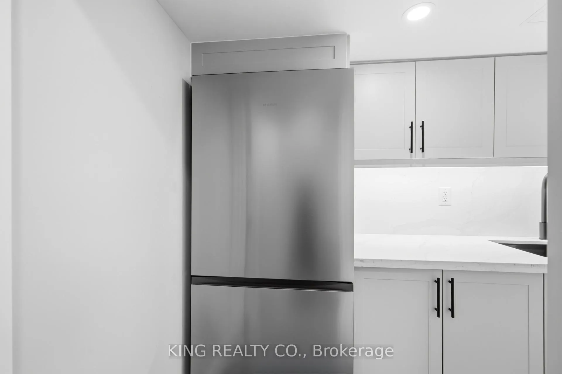 Photo 5 of 43 Block Road, Brampton, Northwest Brampton — HOMEH