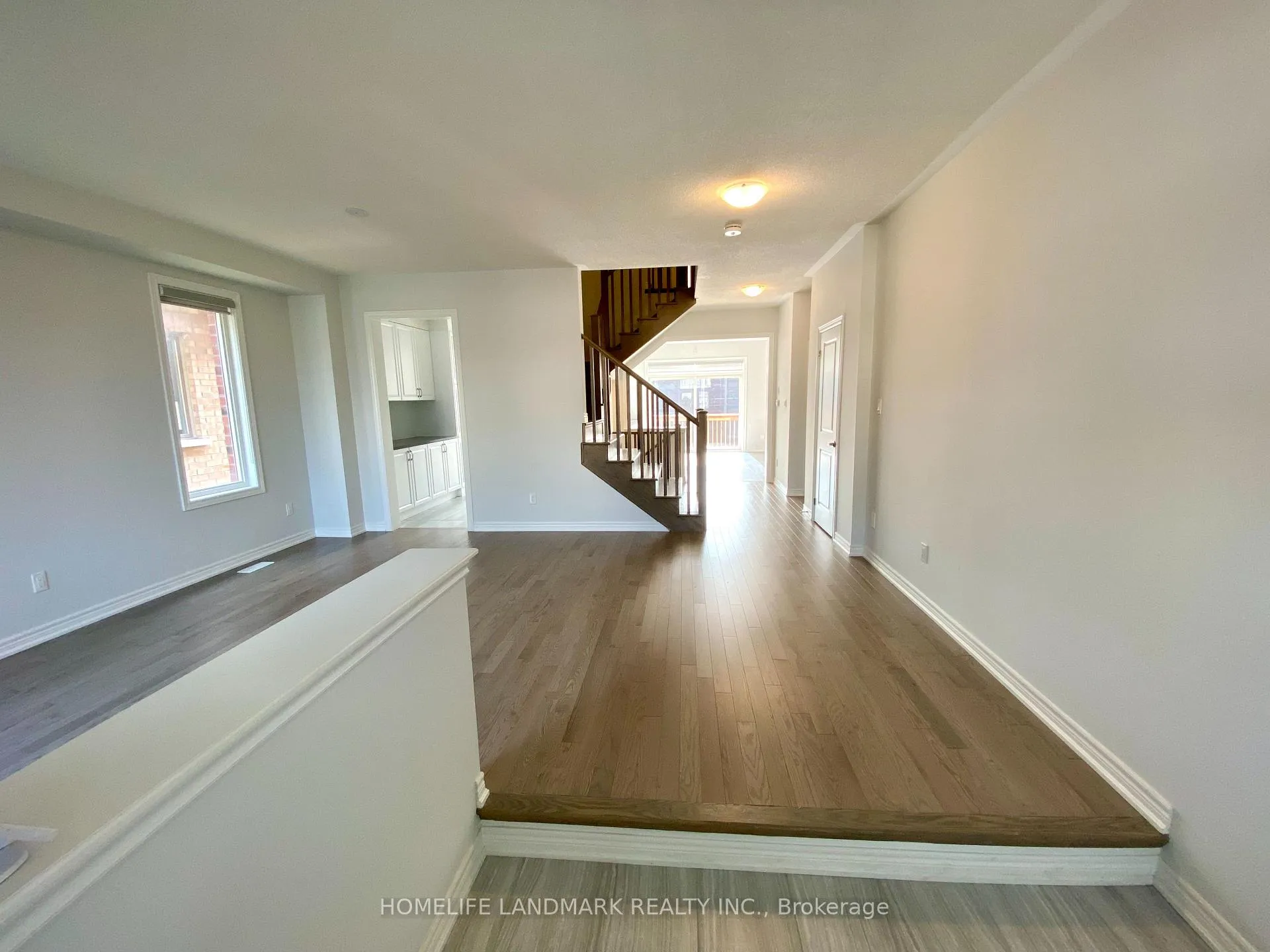 Photo 3 of Unit Main, 45 Bill Guy Drive, Georgina, Keswick South — HOMEH