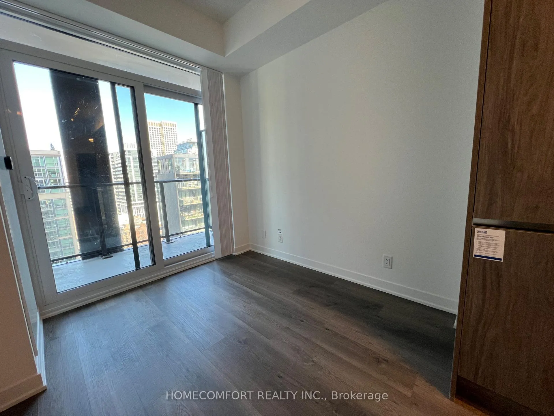 Photo 6 of Unit 1601, 180 Front Street E, Toronto, Moss Park — HOMEH