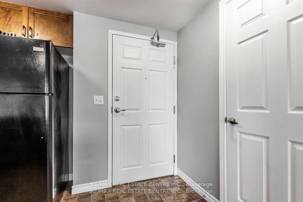 Photo 6 of Unit 201, 67 Kingsbury Square, Guelph, Pineridge/Westminster Woods — HOMEH