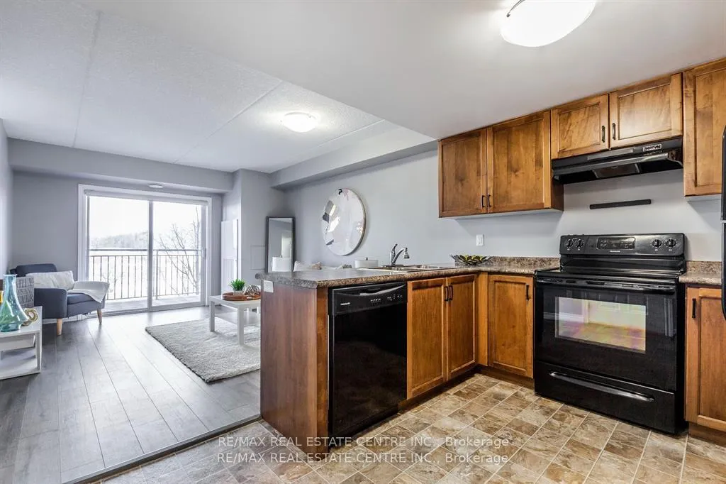 Photo 8 of Unit 201, 67 Kingsbury Square, Guelph, Pineridge/Westminster Woods — HOMEH