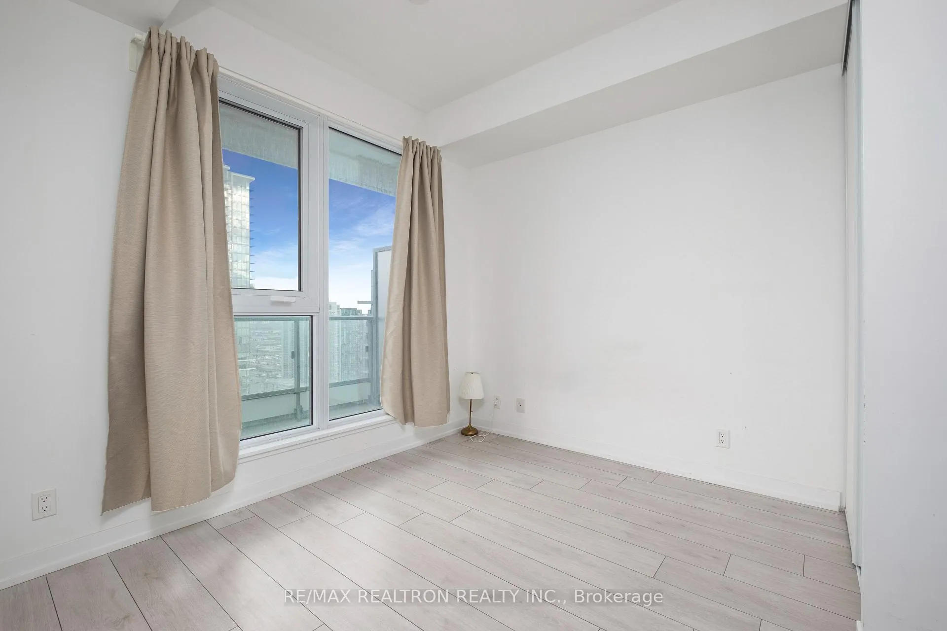 Photo 7 of Unit 4005, 950 Portage Parkway, Vaughan, Vaughan Corporate Centre — HOMEH