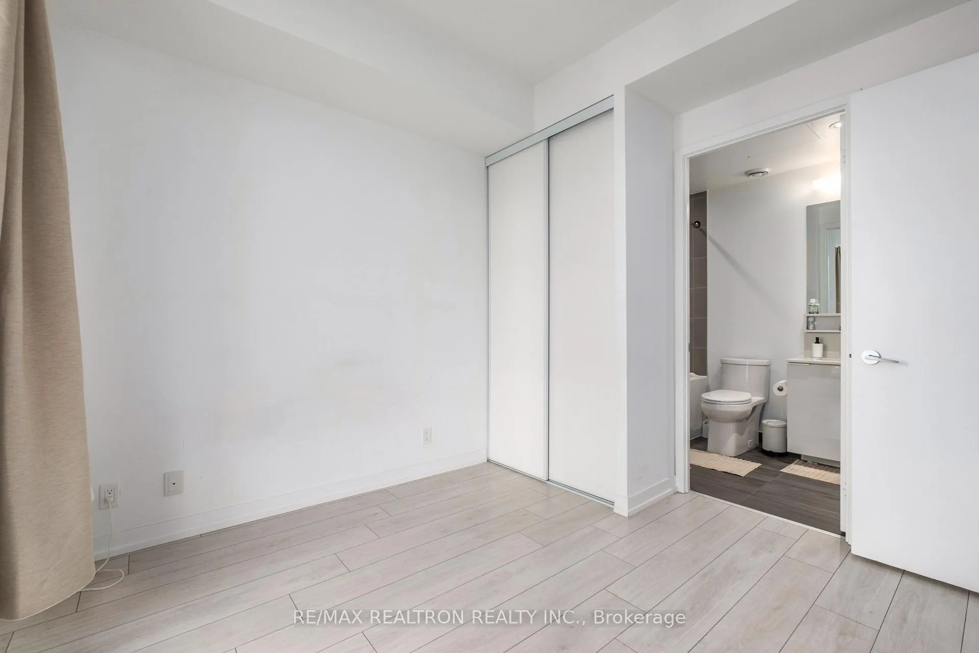 Photo 8 of Unit 4005, 950 Portage Parkway, Vaughan, Vaughan Corporate Centre — HOMEH