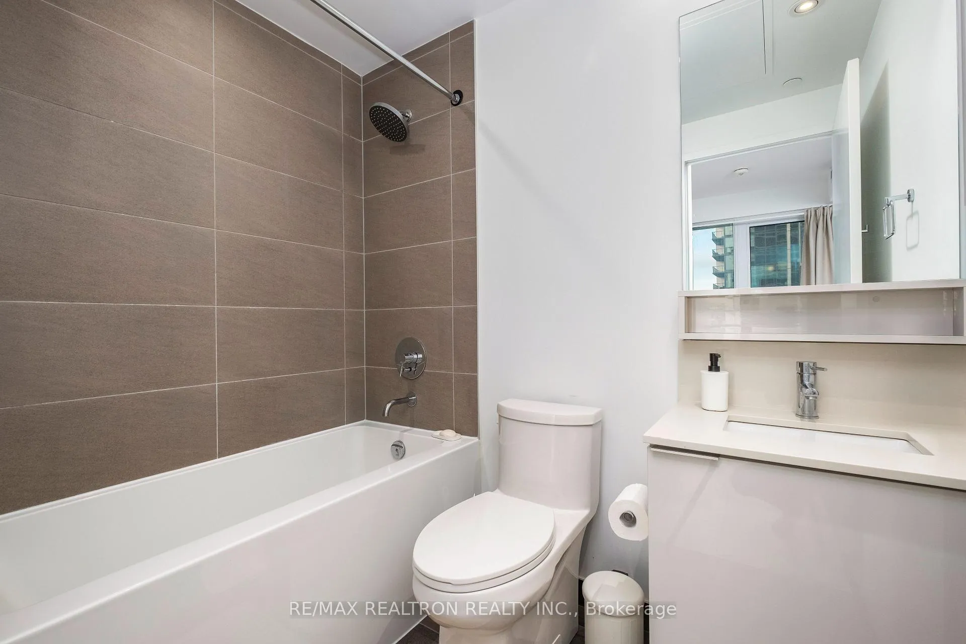 Photo 9 of Unit 4005, 950 Portage Parkway, Vaughan, Vaughan Corporate Centre — HOMEH