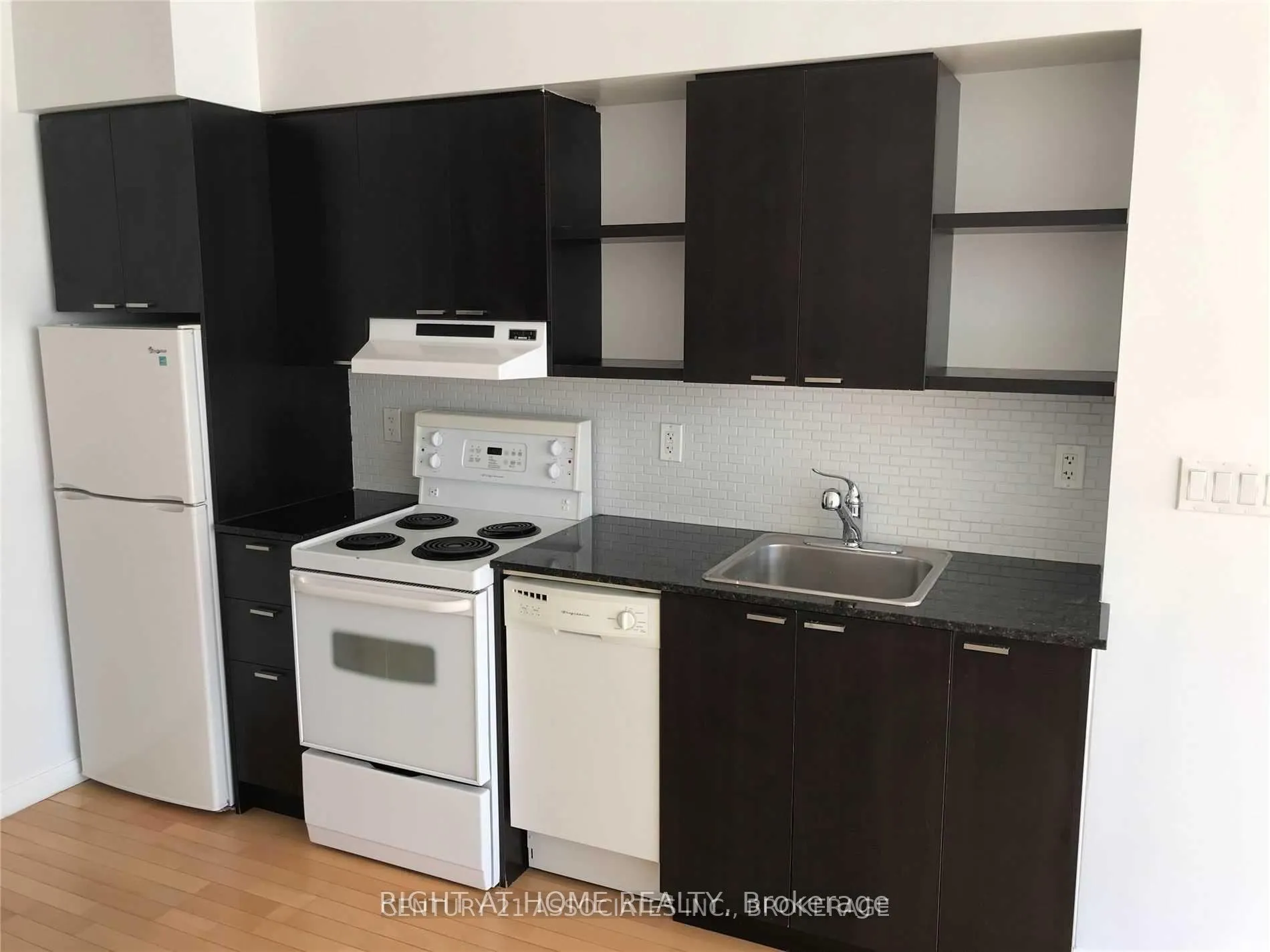 Photo 8 of Unit 903, 35 Hayden Street, Toronto, Church-Yonge Corridor — HOMEH