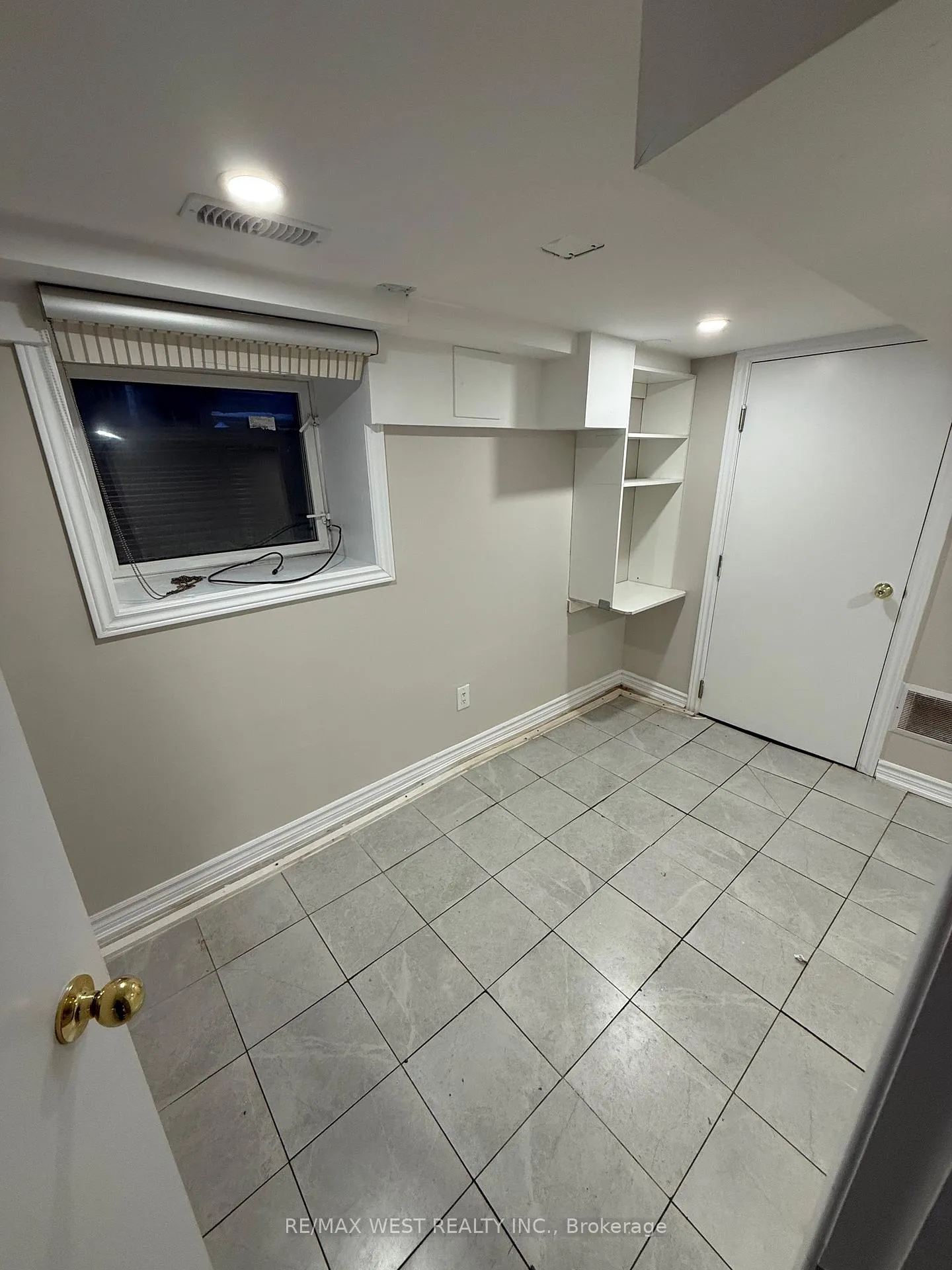 Photo 4 of Unit Basement, 6 Byng Avenue, Brampton, Downtown Brampton — HOMEH