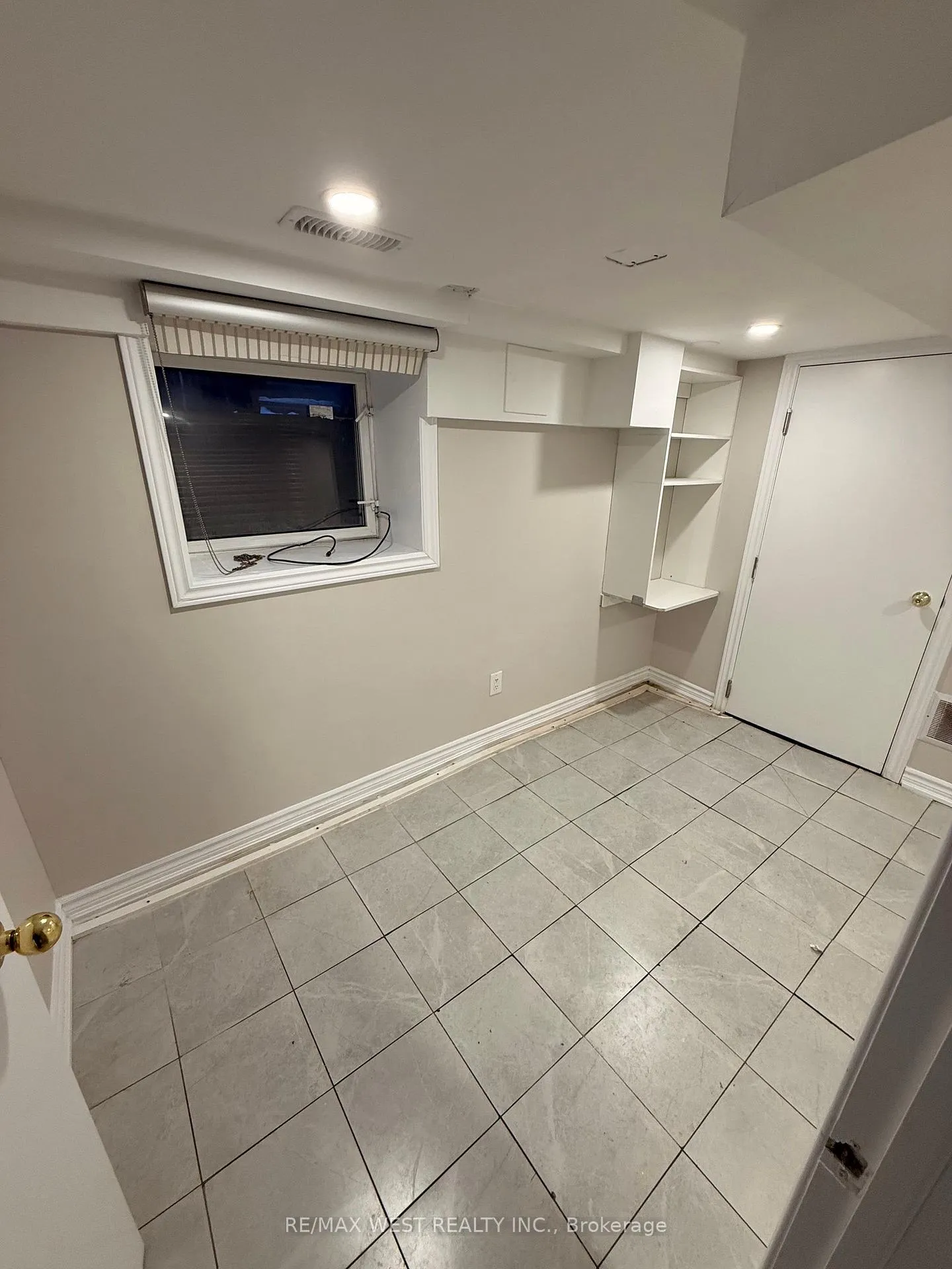 Photo 7 of Unit Basement, 6 Byng Avenue, Brampton, Downtown Brampton — HOMEH