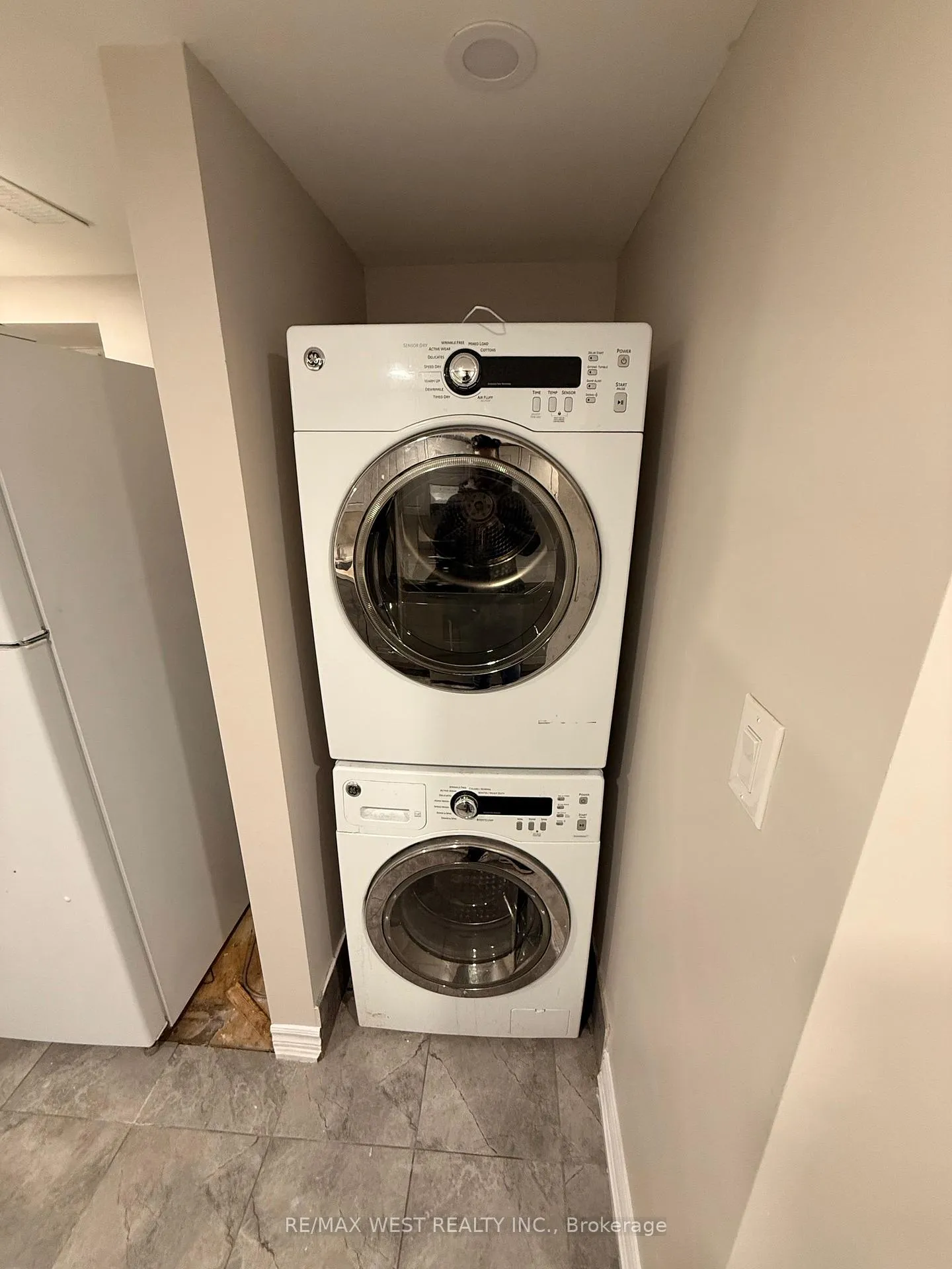Photo 8 of Unit Basement, 6 Byng Avenue, Brampton, Downtown Brampton — HOMEH