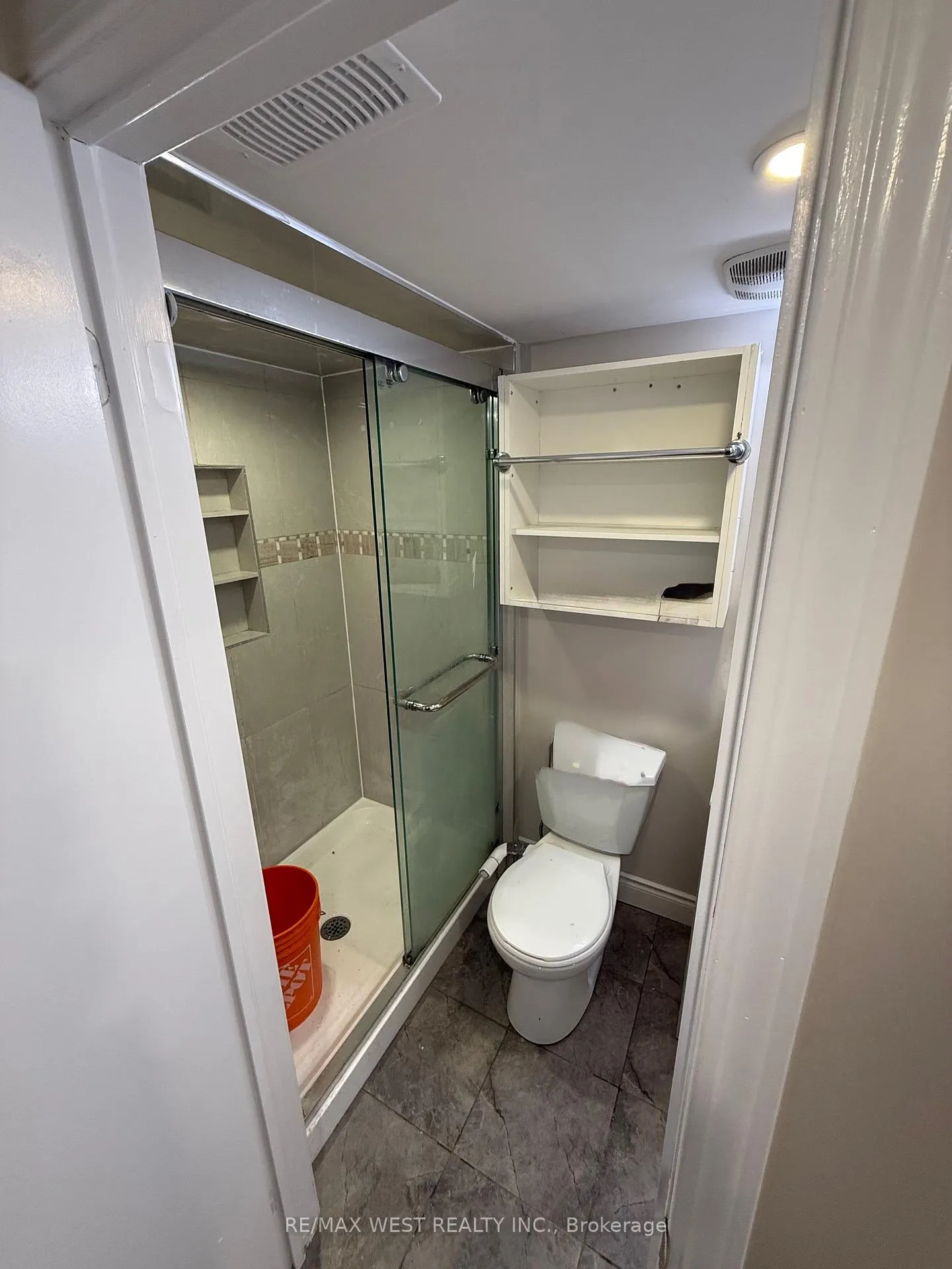 Photo 9 of Unit Basement, 6 Byng Avenue, Brampton, Downtown Brampton — HOMEH